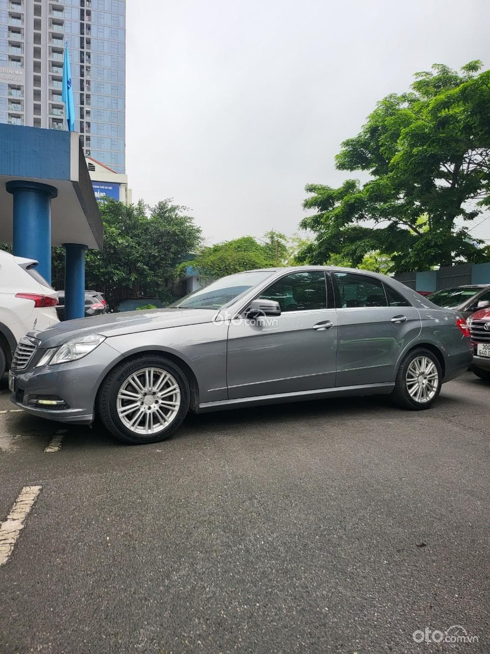 2011 Mercedes-Benz E300