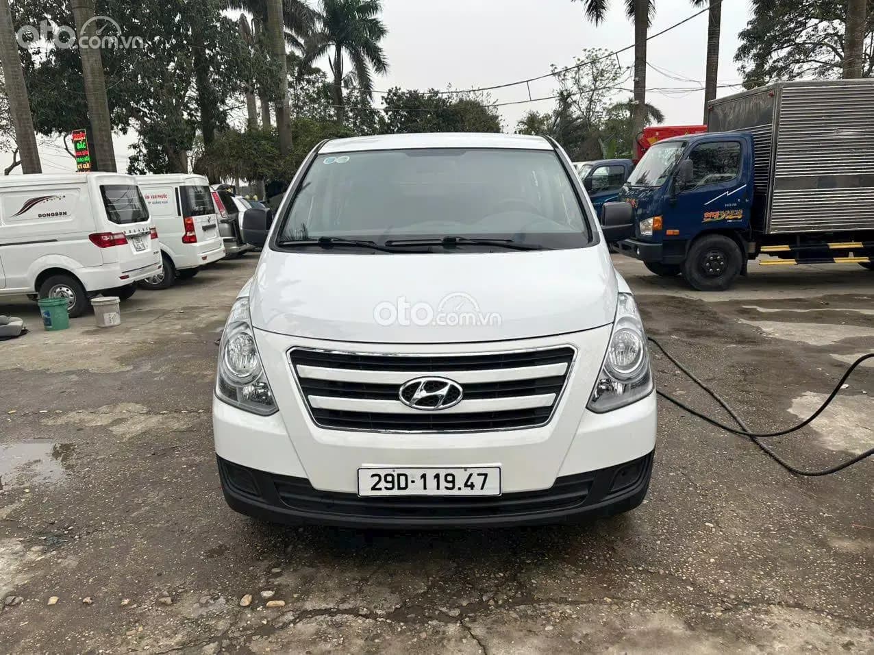 2016 Hyundai Grand Starex 2.4 MT