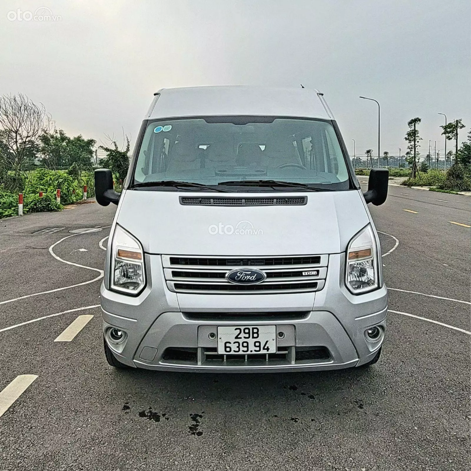 2019 Ford Transit SVP Bản trung