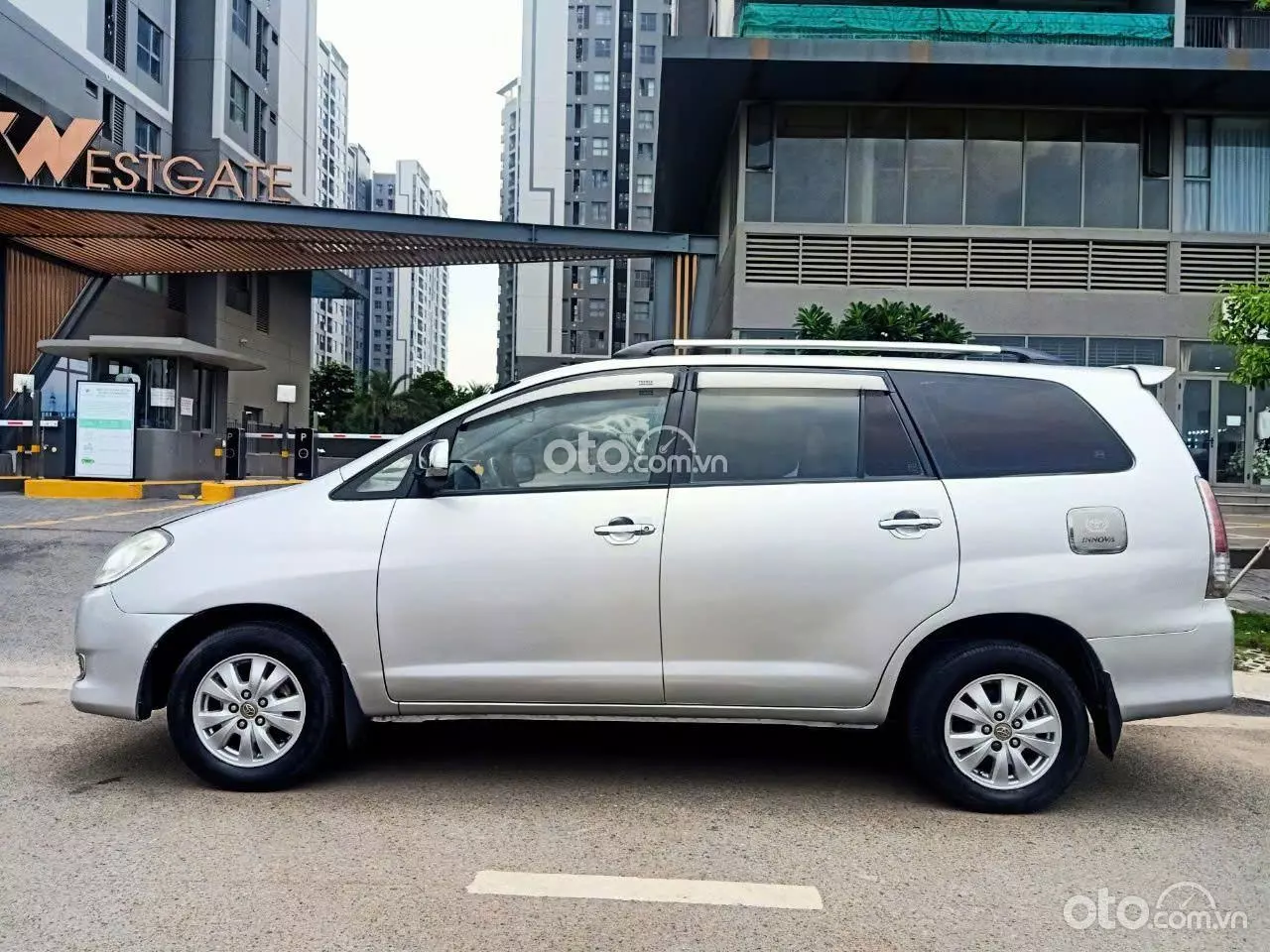 2010 Toyota Innova 2.0G