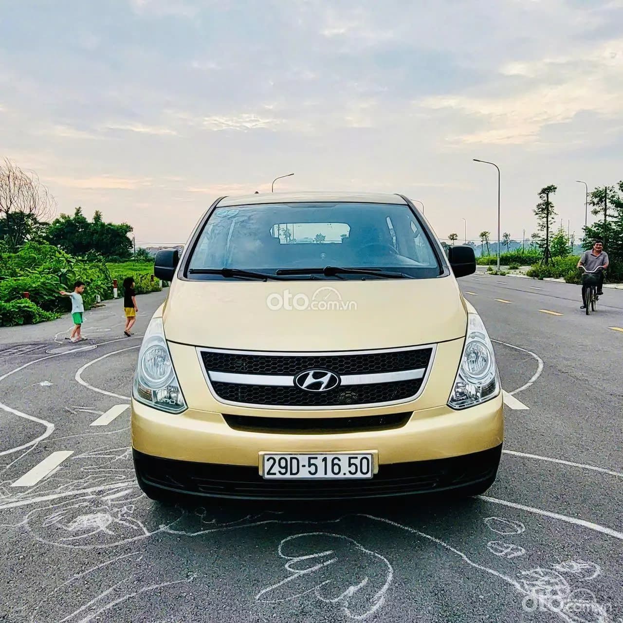 2008 Hyundai Grand Starex 2.4 MT