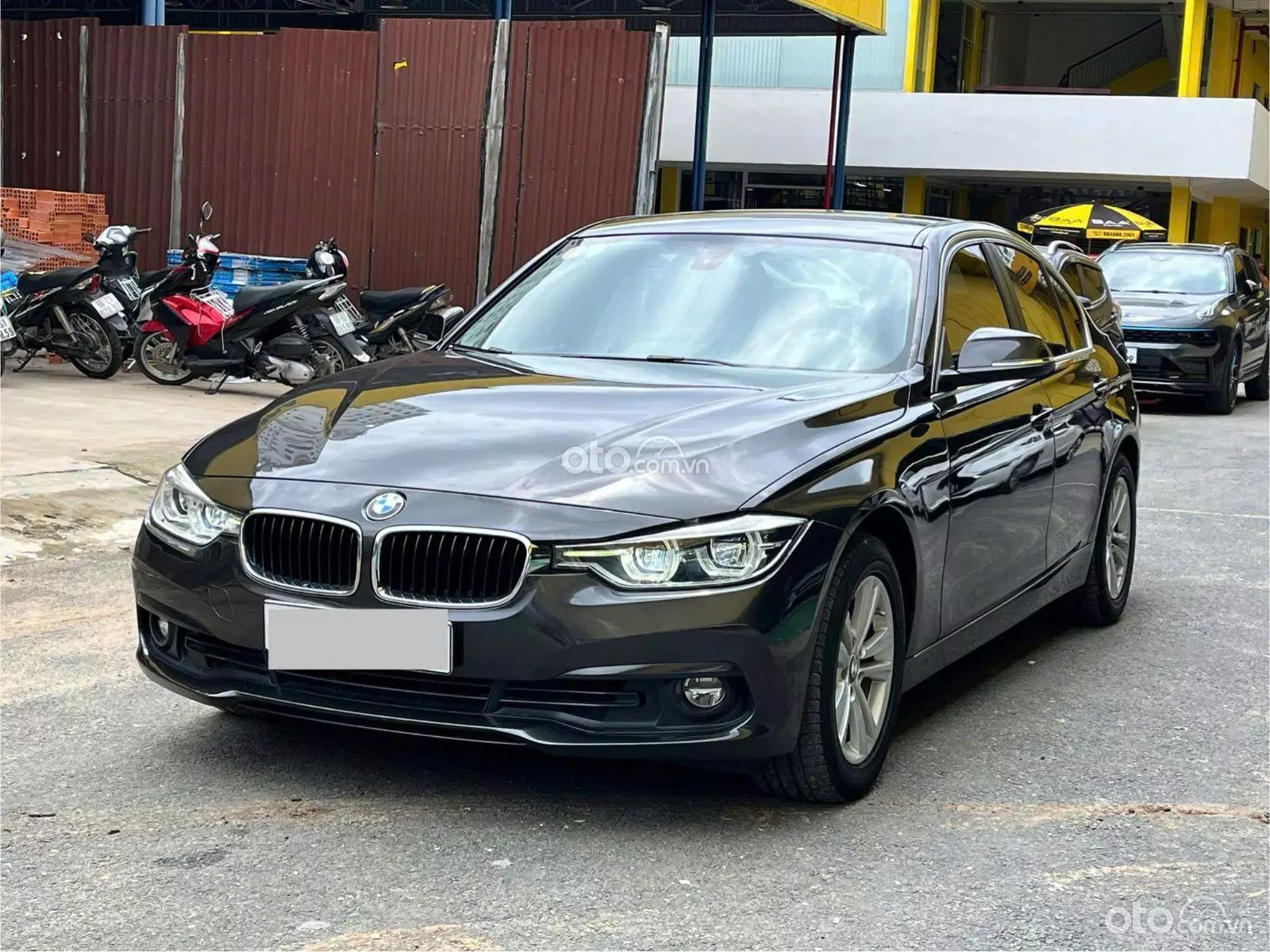 2016 BMW 320i - Image 1