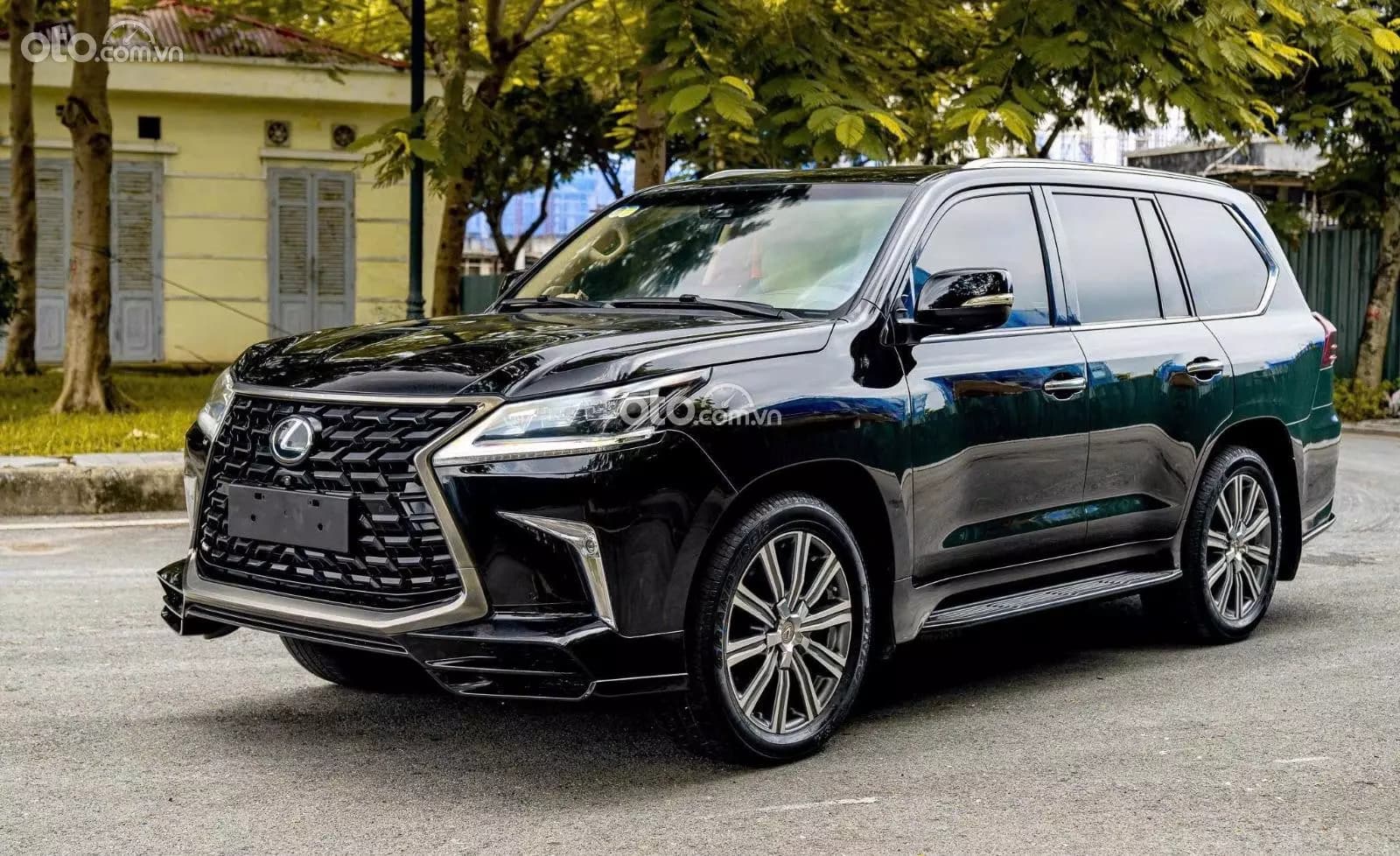 2016 Lexus LX 570 MBS