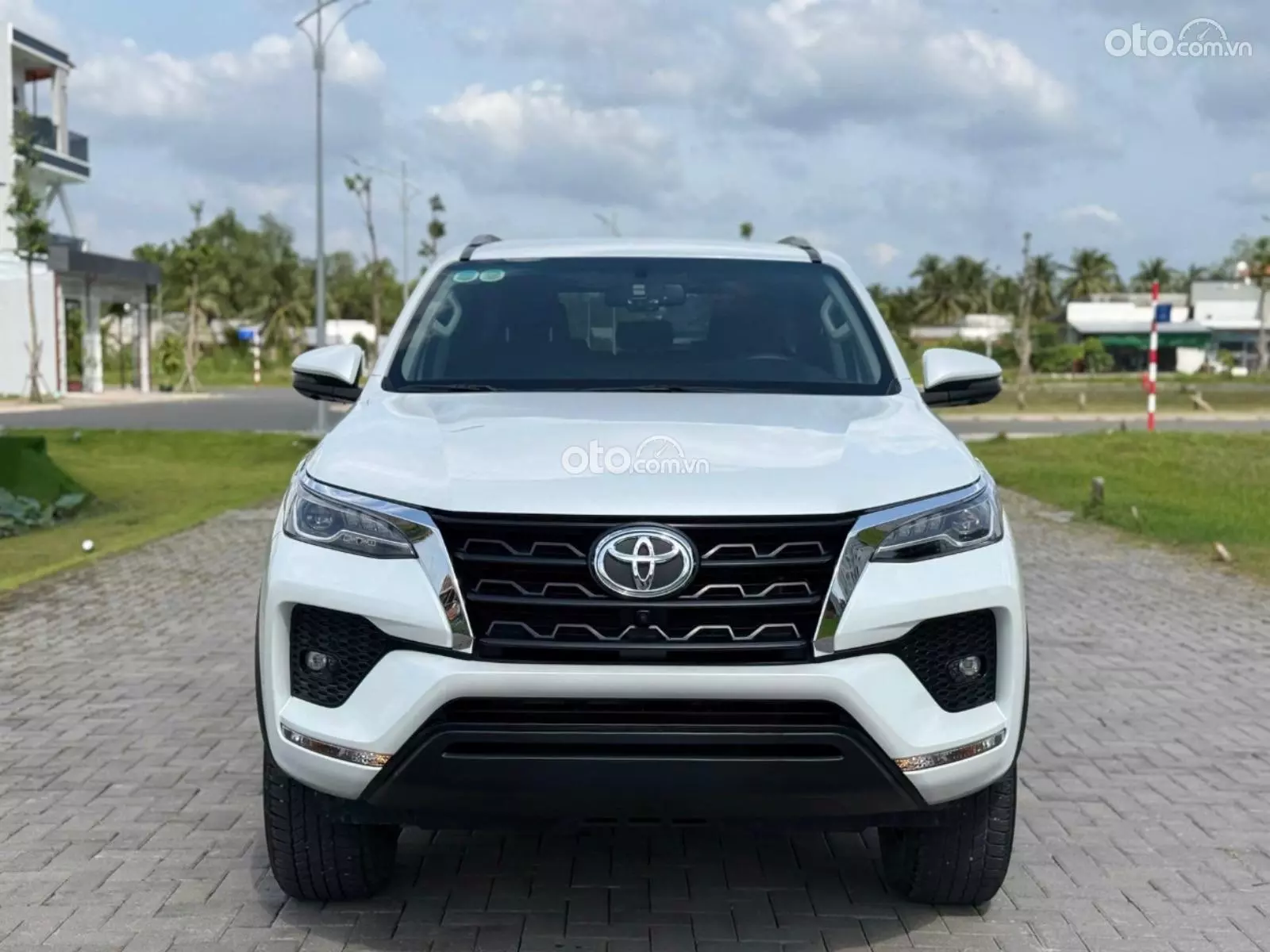 2024 Toyota Fortuner 2.7 V 4X2 AT