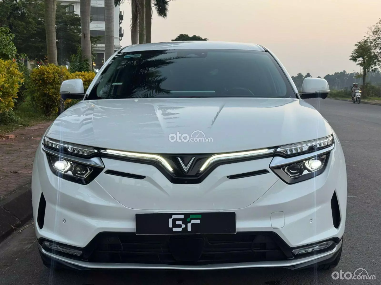 2023 VinFast VF8 Eco