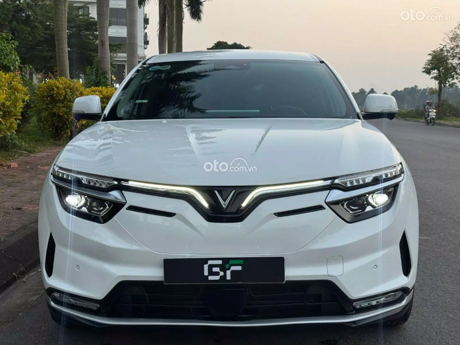 2023 VinFast VF8 Eco