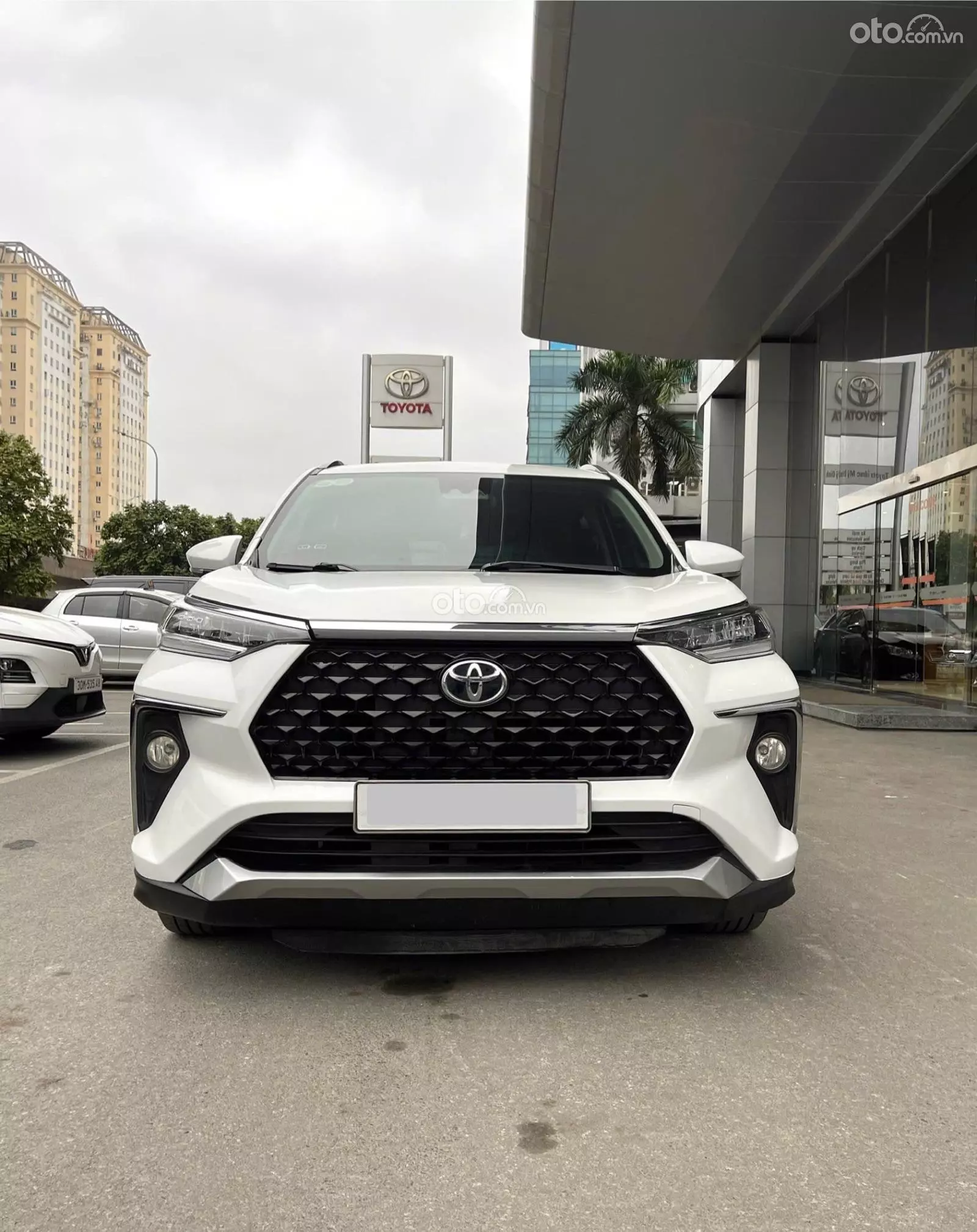 2024 Toyota Veloz Cross CVT Top