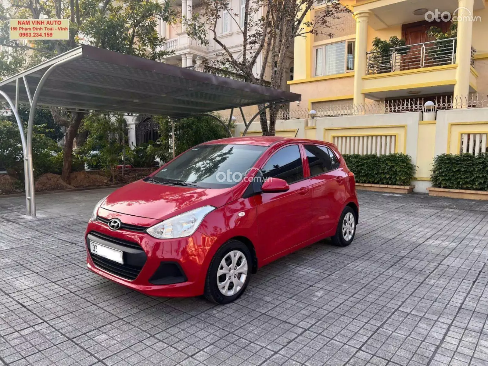 2016 Hyundai Grand i10 Hatchback 1.2 MT Base - Image 1