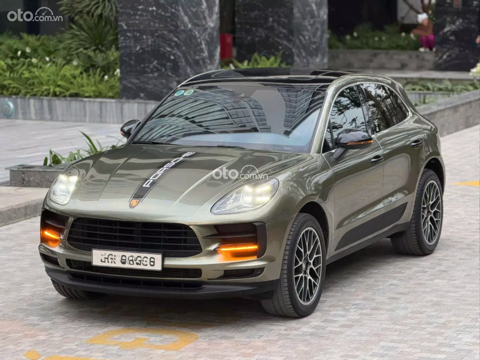 2019 Porsche Macan - Image 1