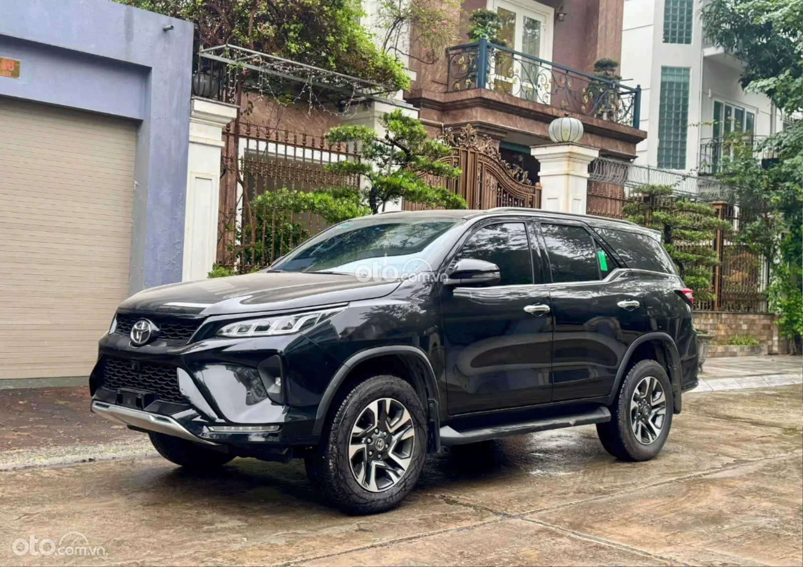2025 Toyota Fortuner 2.7 V 4X2 AT