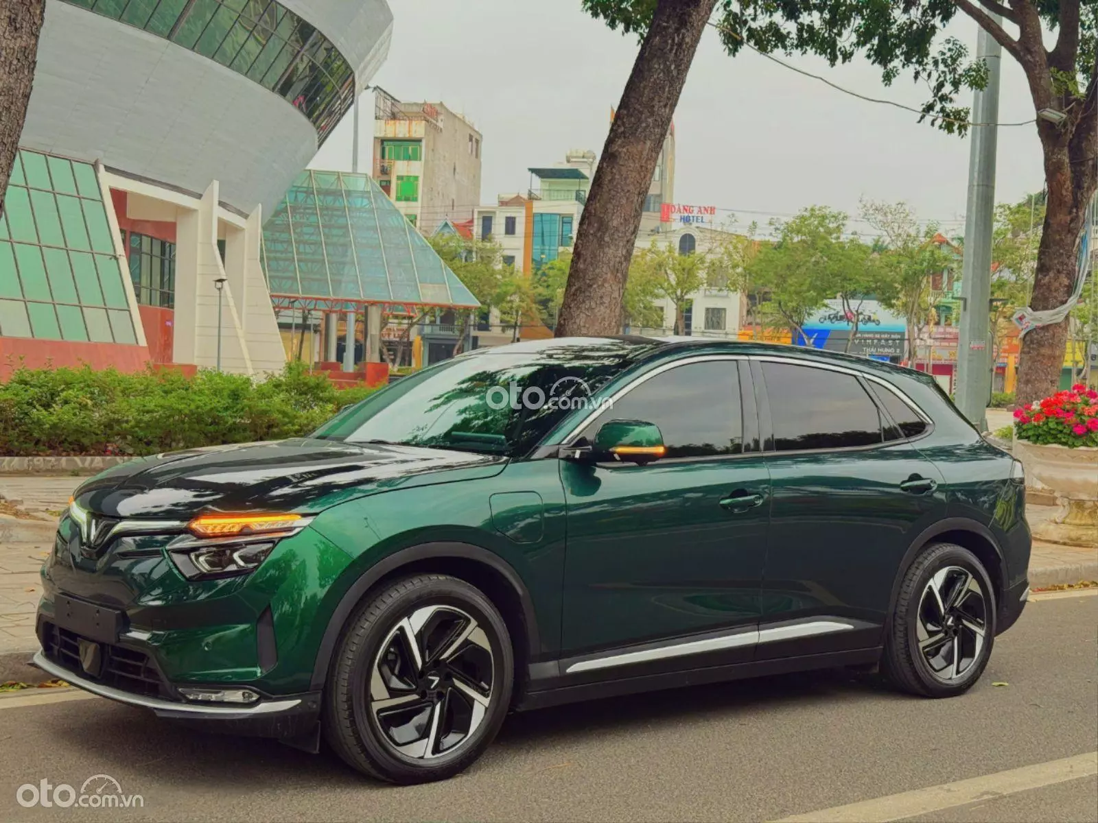 2023 VinFast VF8