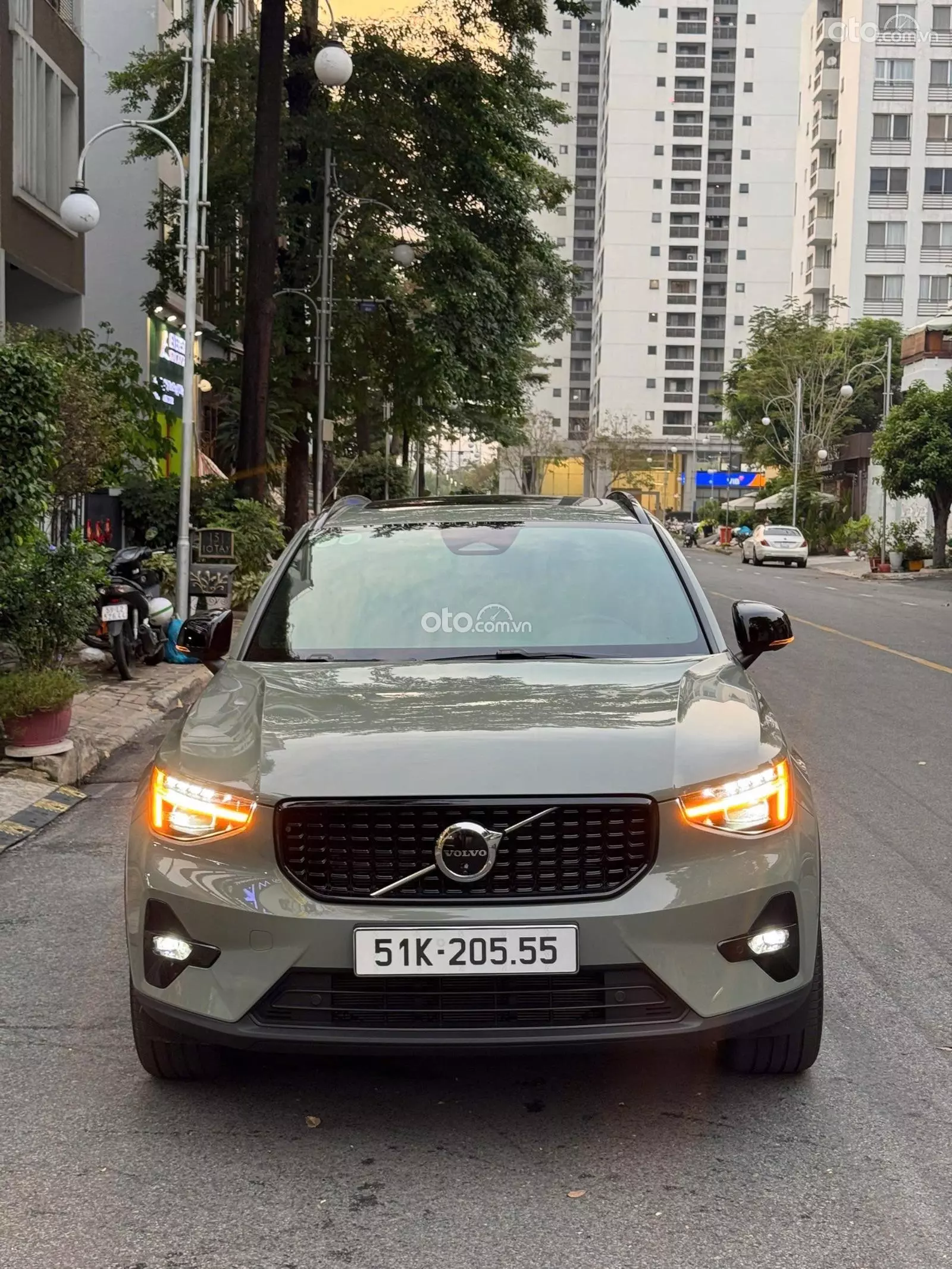 2025 Volvo XC40 B5 AWD Ultimate