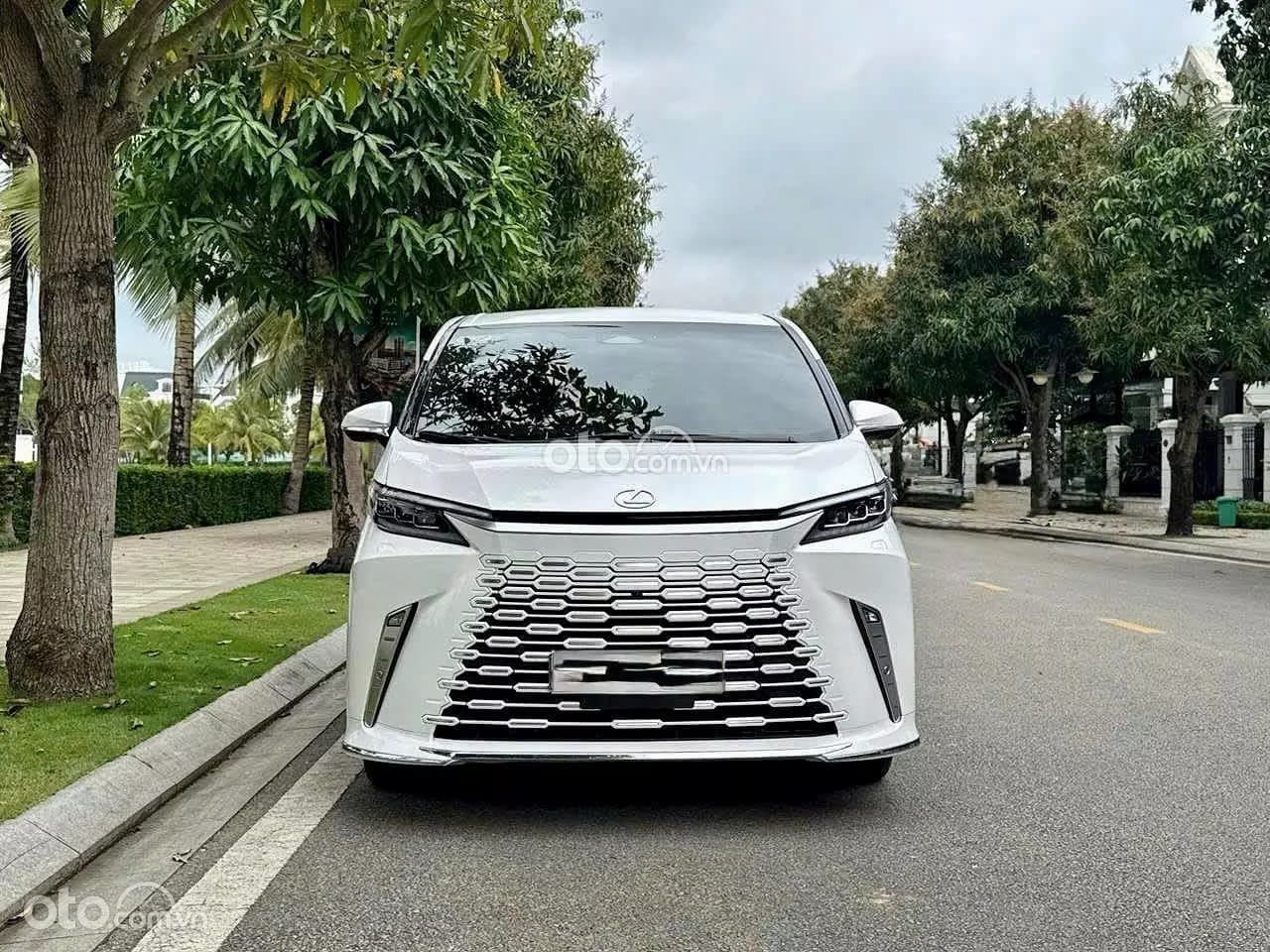 2025 Lexus LM500h 6 ghế