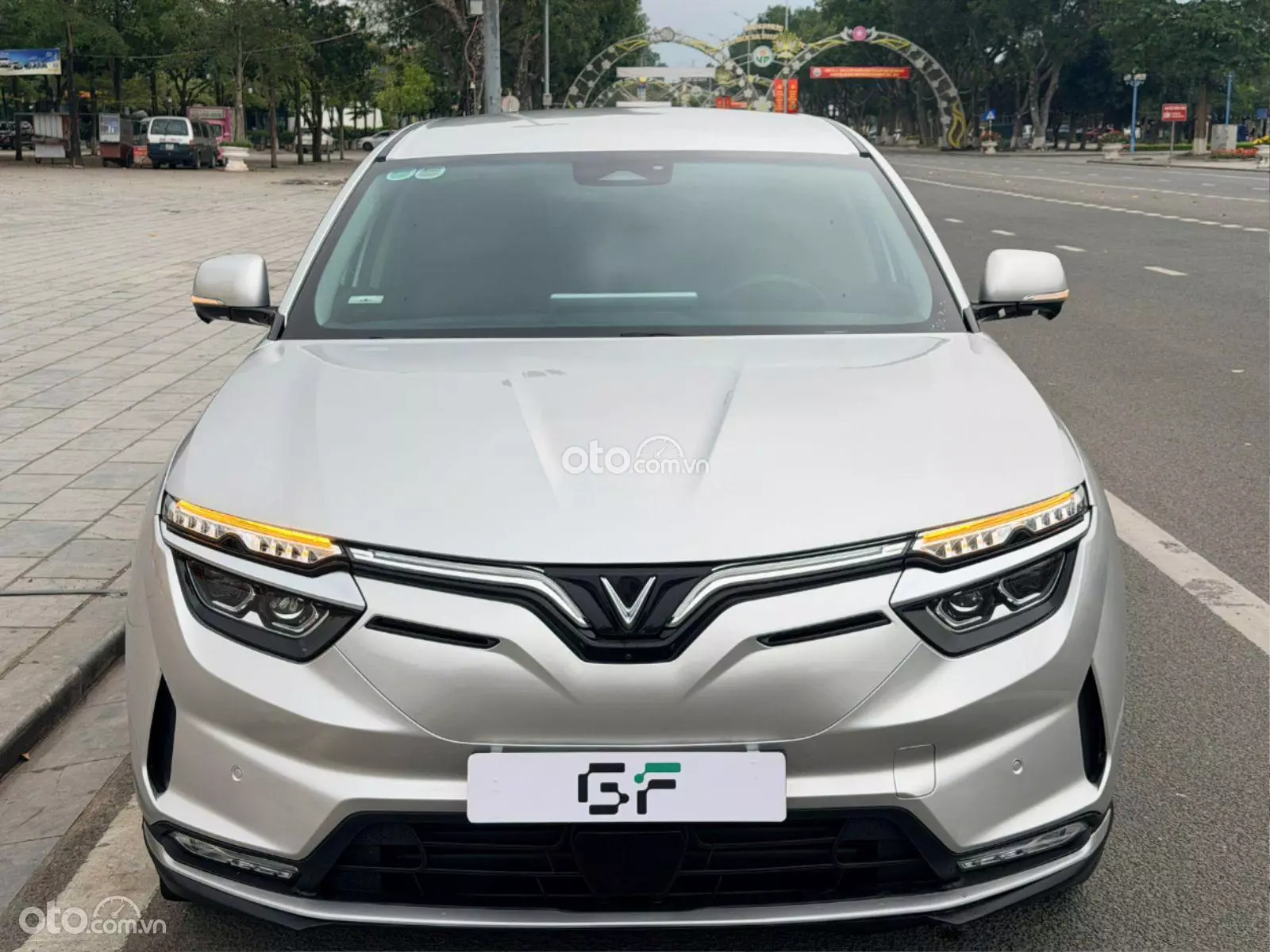2023 VinFast VF8 Eco