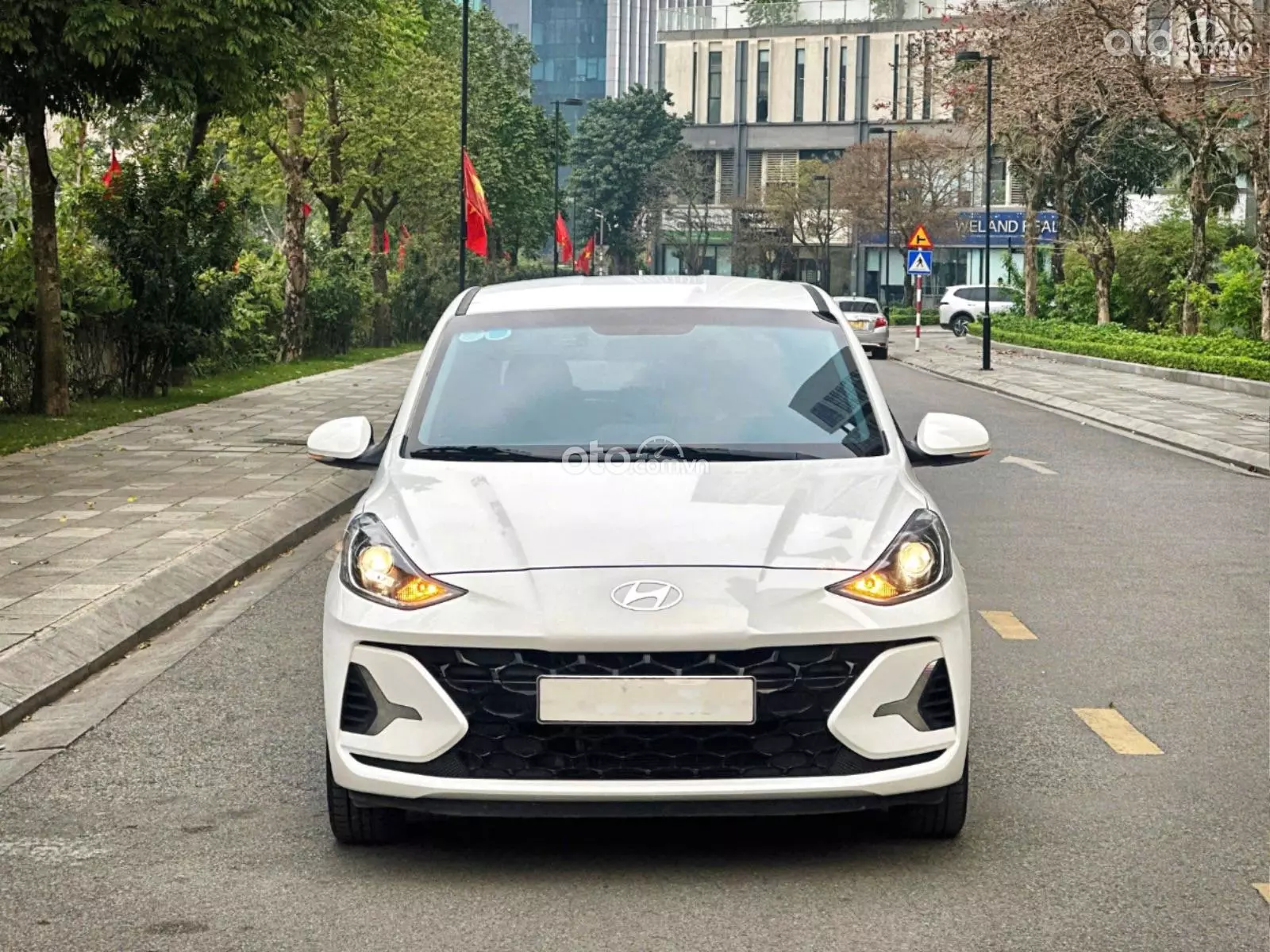 2024 Hyundai Grand i10 Hatchback 1.2 AT