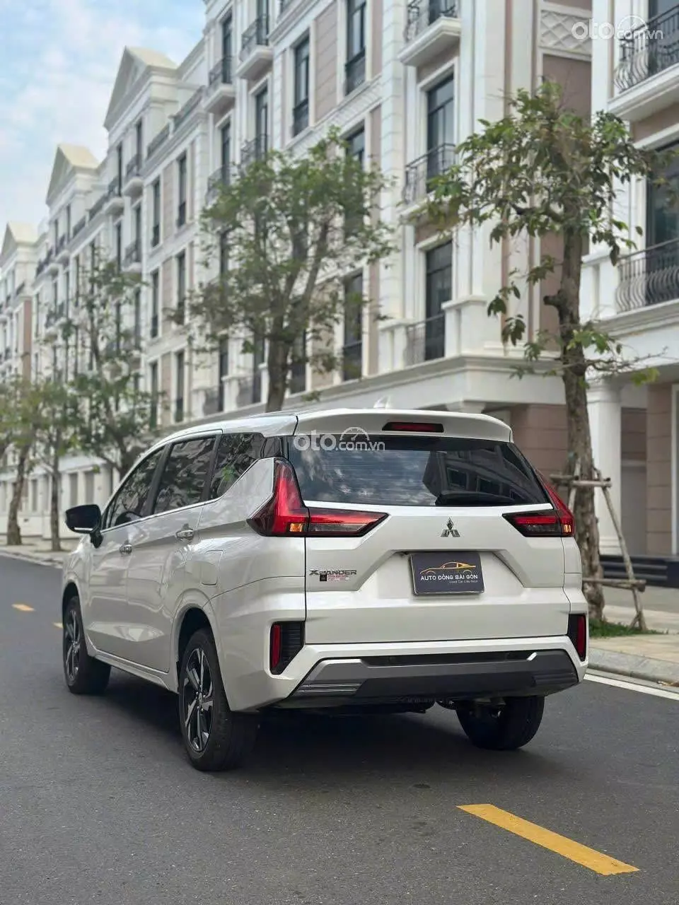 2024 Mitsubishi Xpander AT Premium