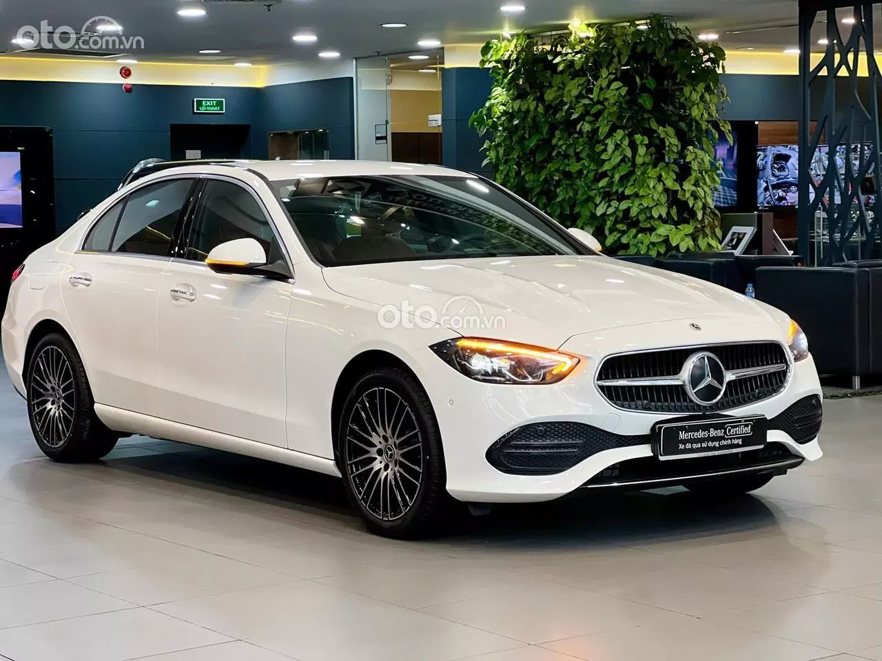 2024 Mercedes-Benz C200 Avantgarde Plus