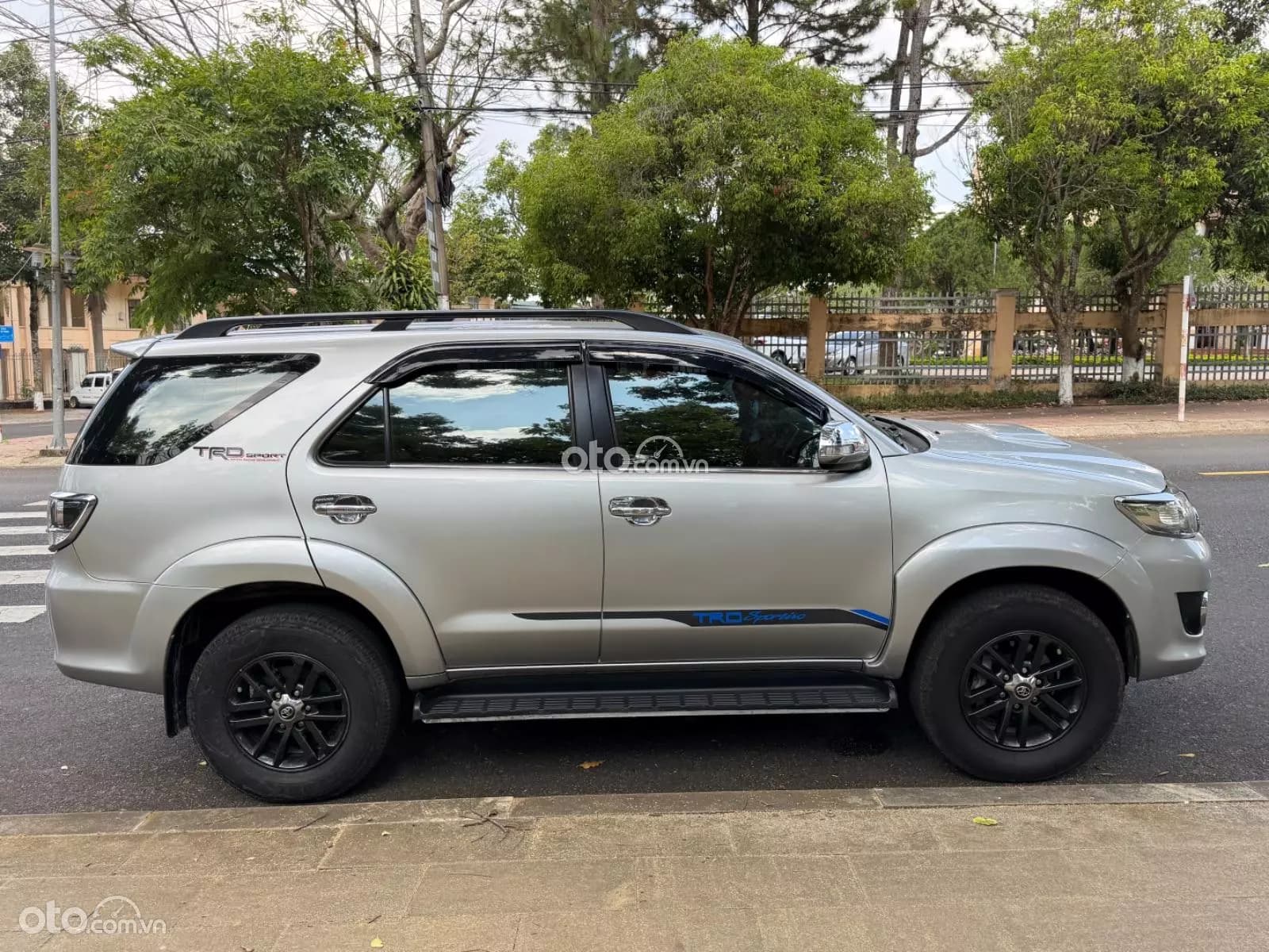 2015 Toyota Fortuner 2.5G 4x2 MT - ảnh nhỏ 4
