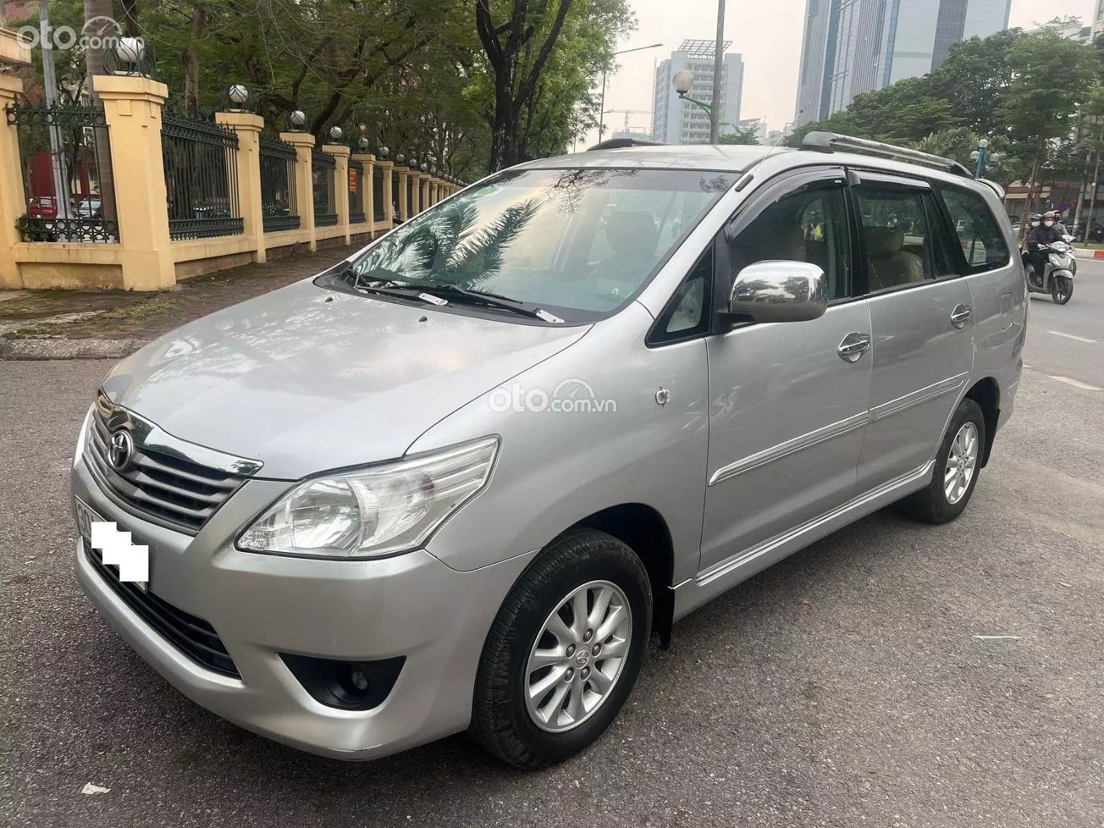 2013 Toyota Innova 2.0E