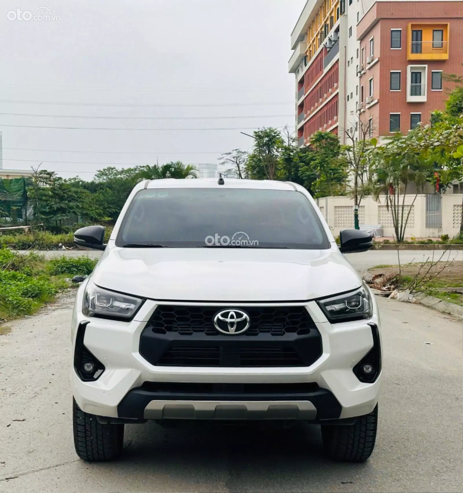 2025 Toyota Hilux 2.4E 4×2 AT - Image 1