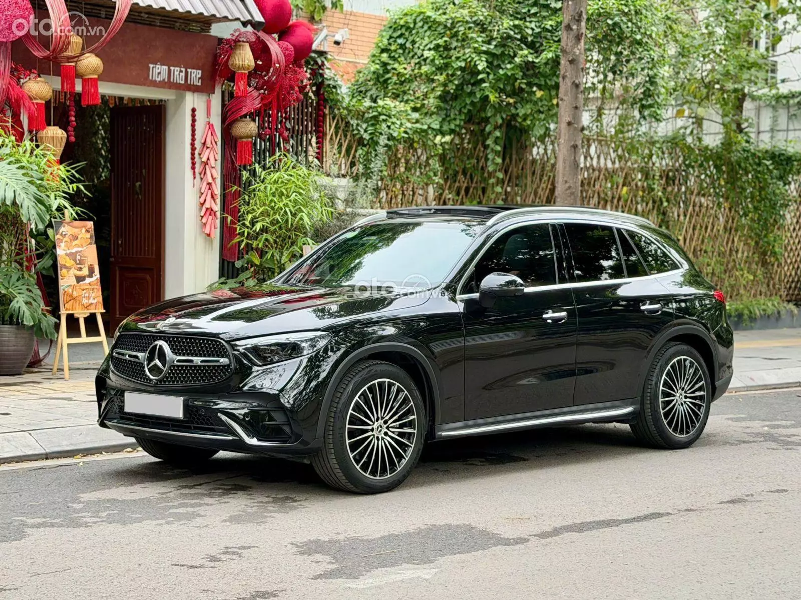 2025 Mercedes-Benz GLC 300 4Matic V1