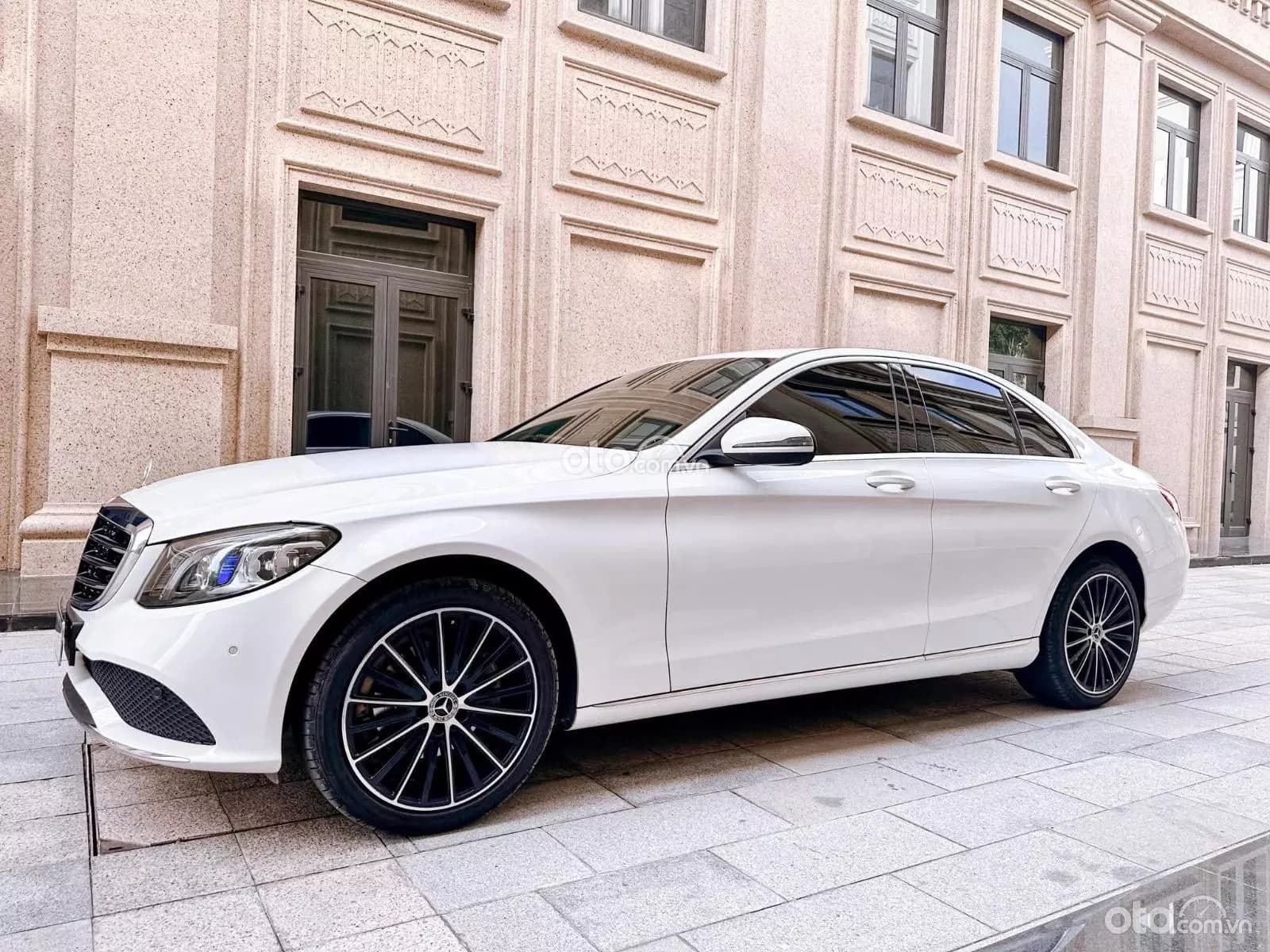 2021 Mercedes-Benz C200 Exclusive