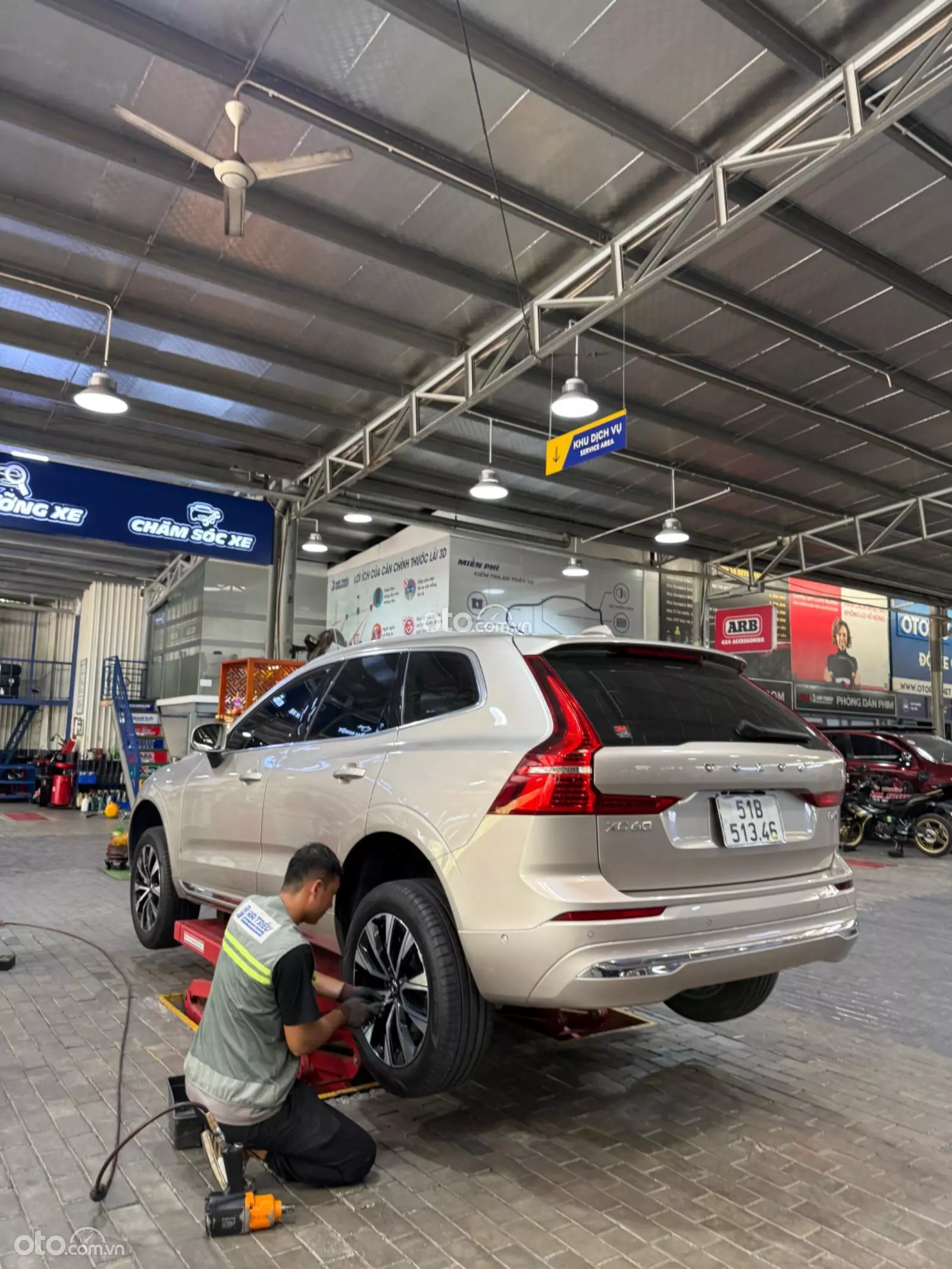 2023 Volvo XC60 B6 Ultimate Bright