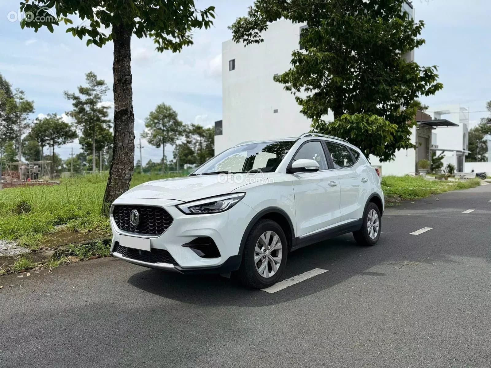 2025 MG ZS STD+