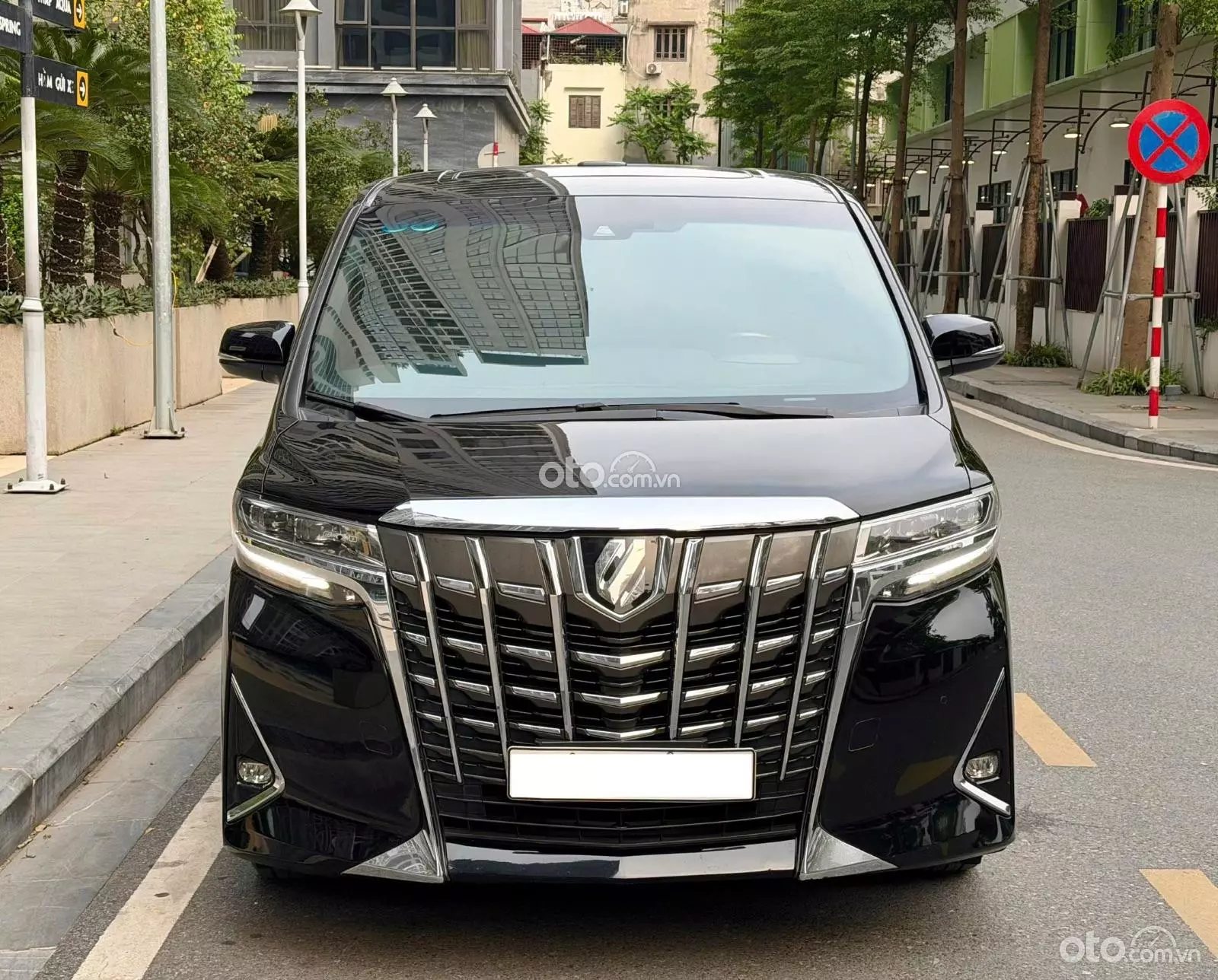 2019 Toyota Alphard Executive Lounge