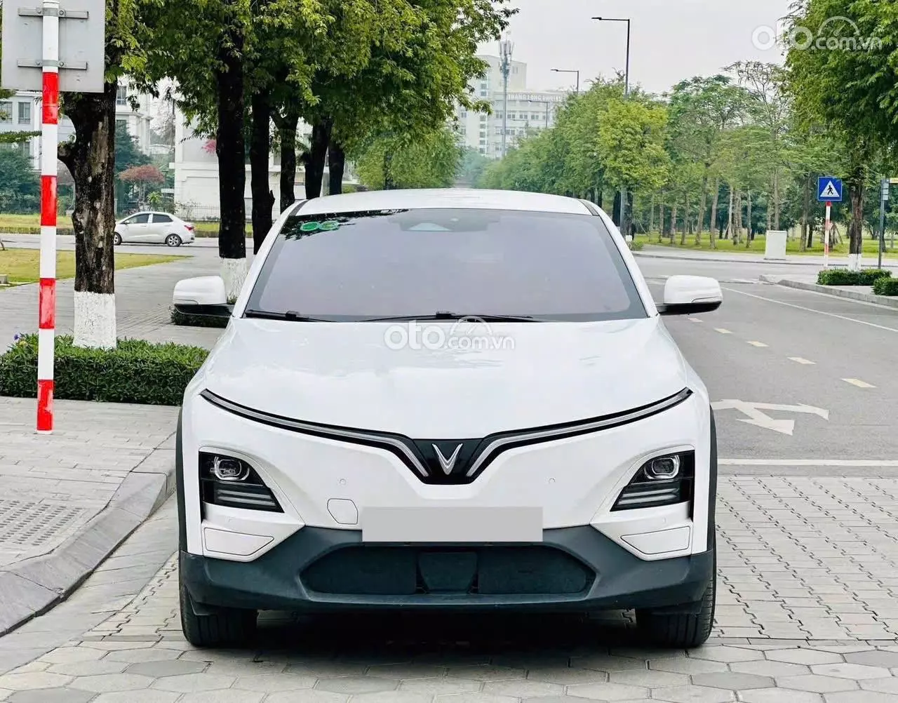 2025 VinFast VF6 Eco