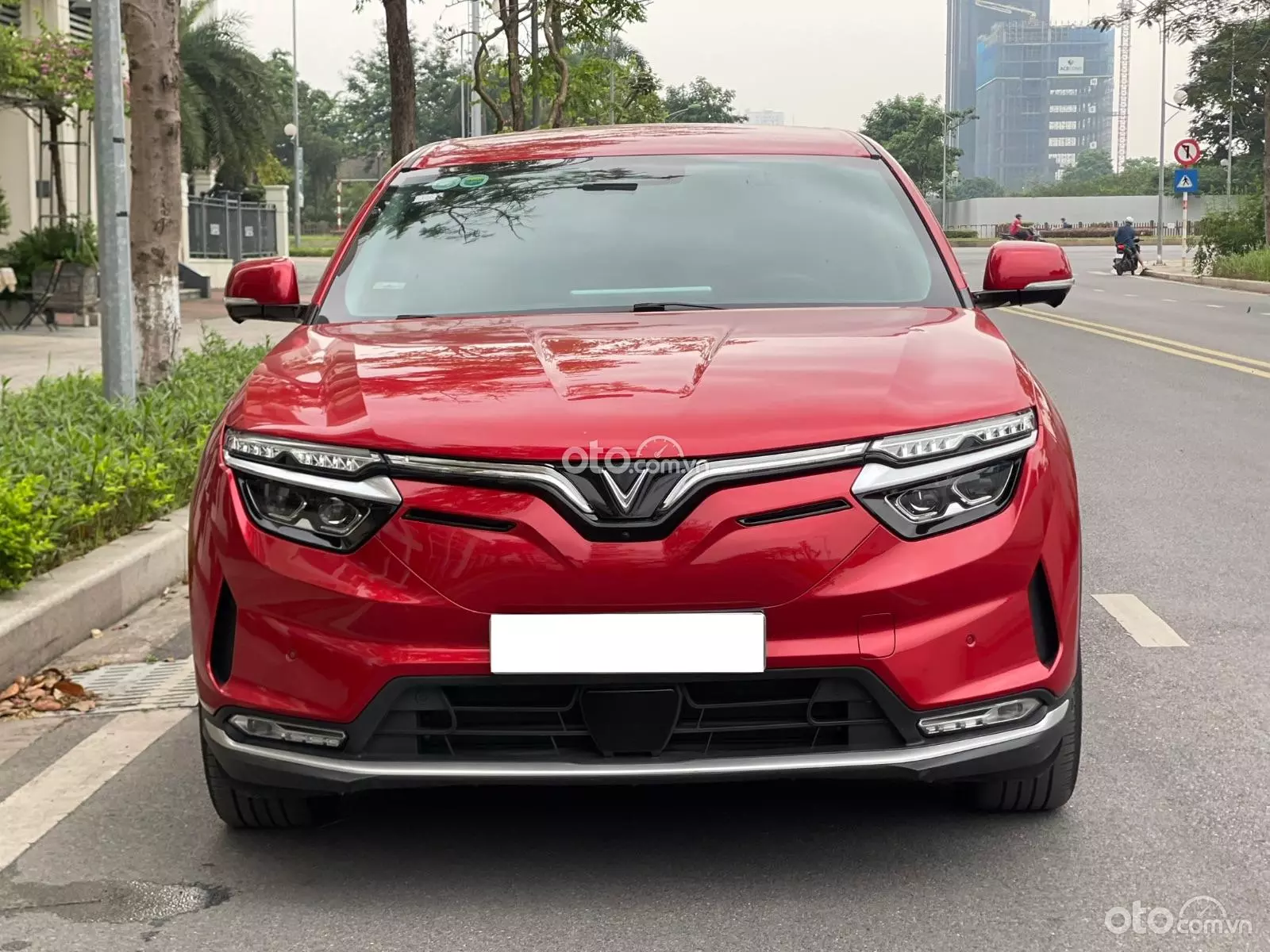 2024 VinFast VF8 Eco