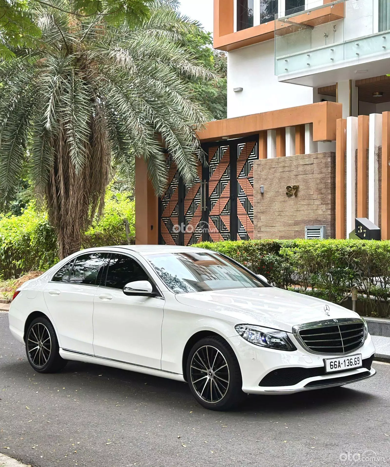 2020 Mercedes-Benz C200 Exclusive