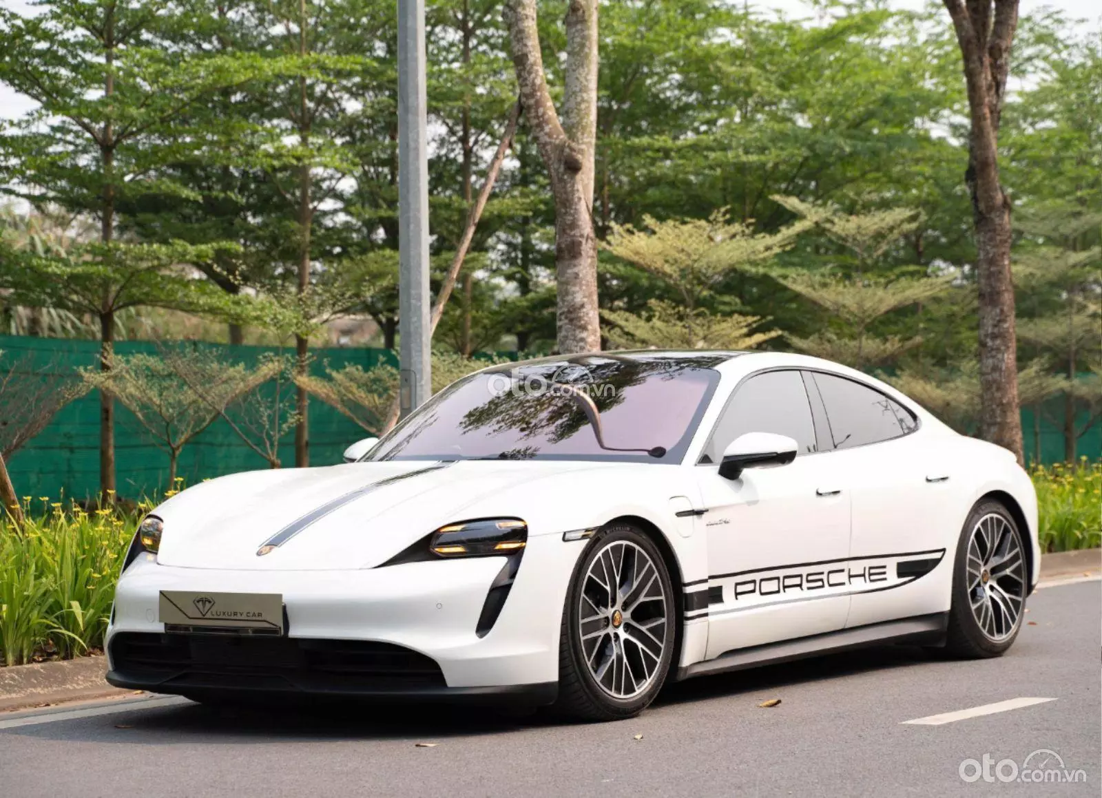 2021 Porsche Taycan Tiêu chuẩn