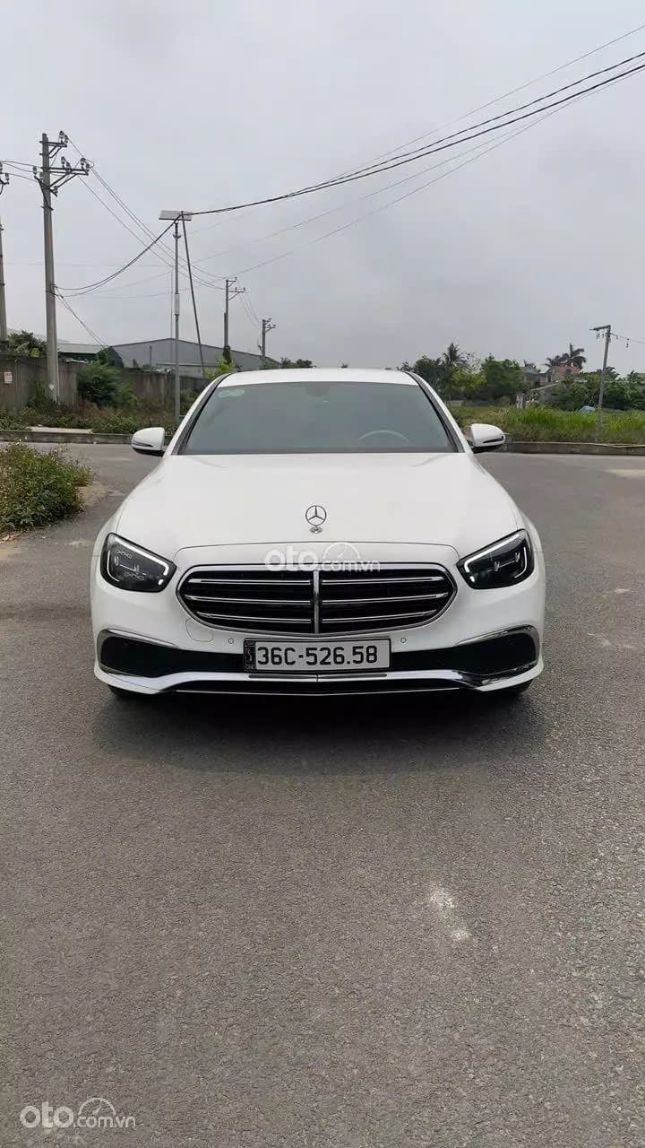 2022 Mercedes-Benz E200 Exclusive V1