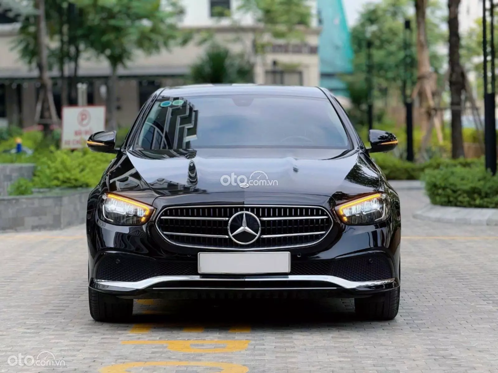 2022 Mercedes-Benz E180 V1