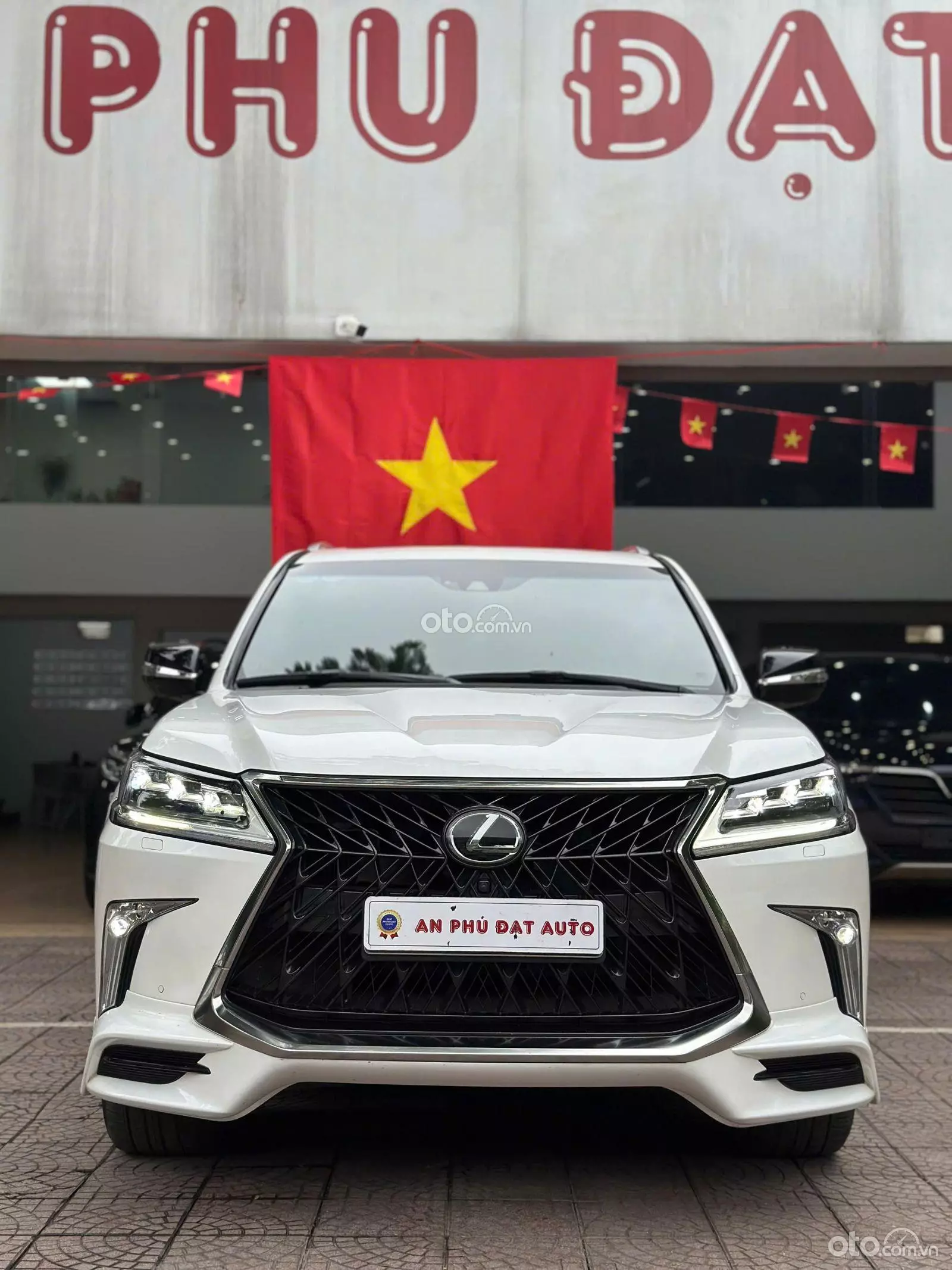 2019 Lexus LX 570 MBS