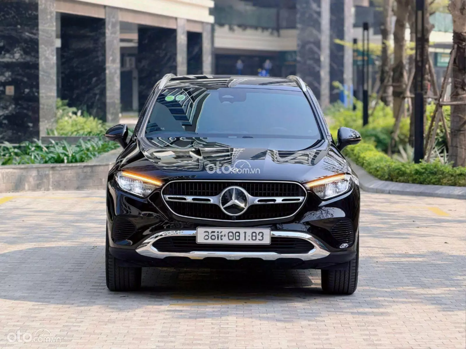 2025 Mercedes-Benz GLC 200 - Image 1
