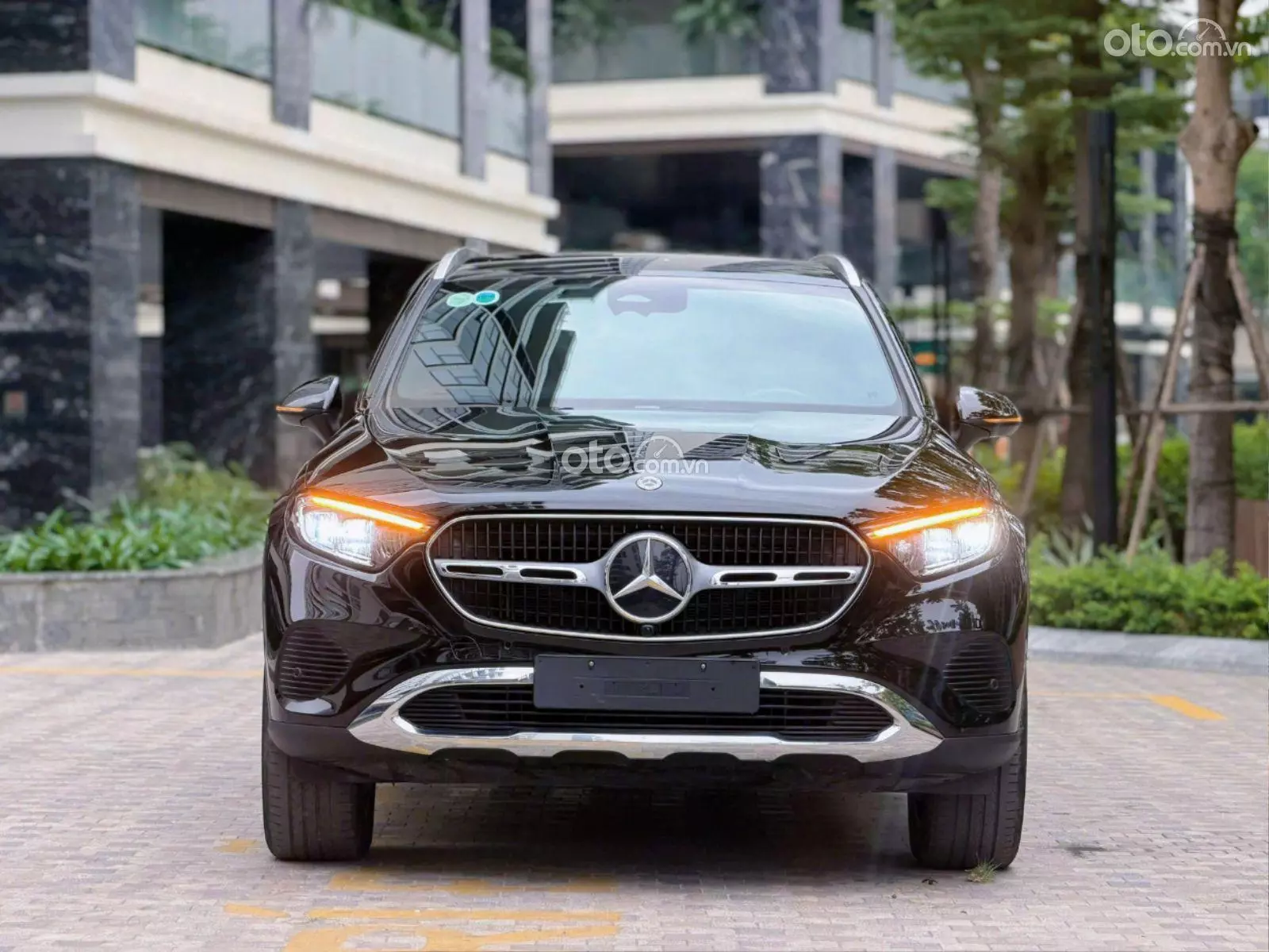 2024 Mercedes-Benz GLC 200 - Image 1
