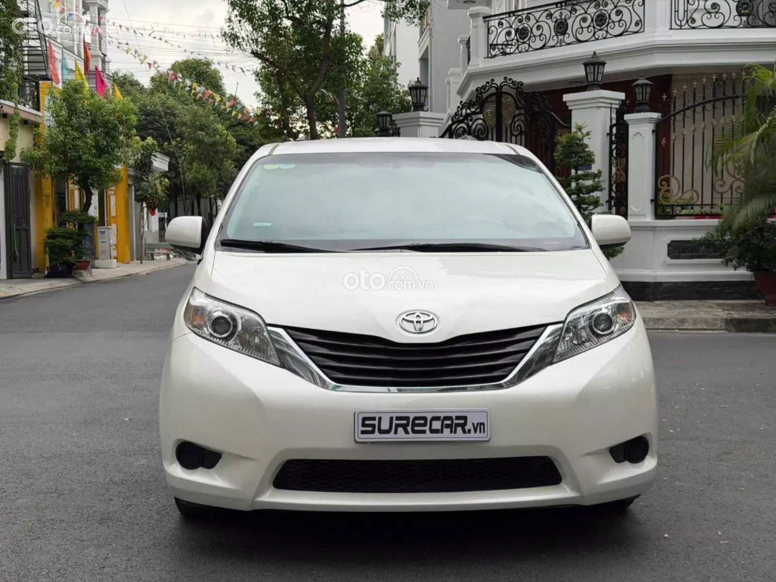 2010 Toyota Sienna LE 3.5 AT AWD