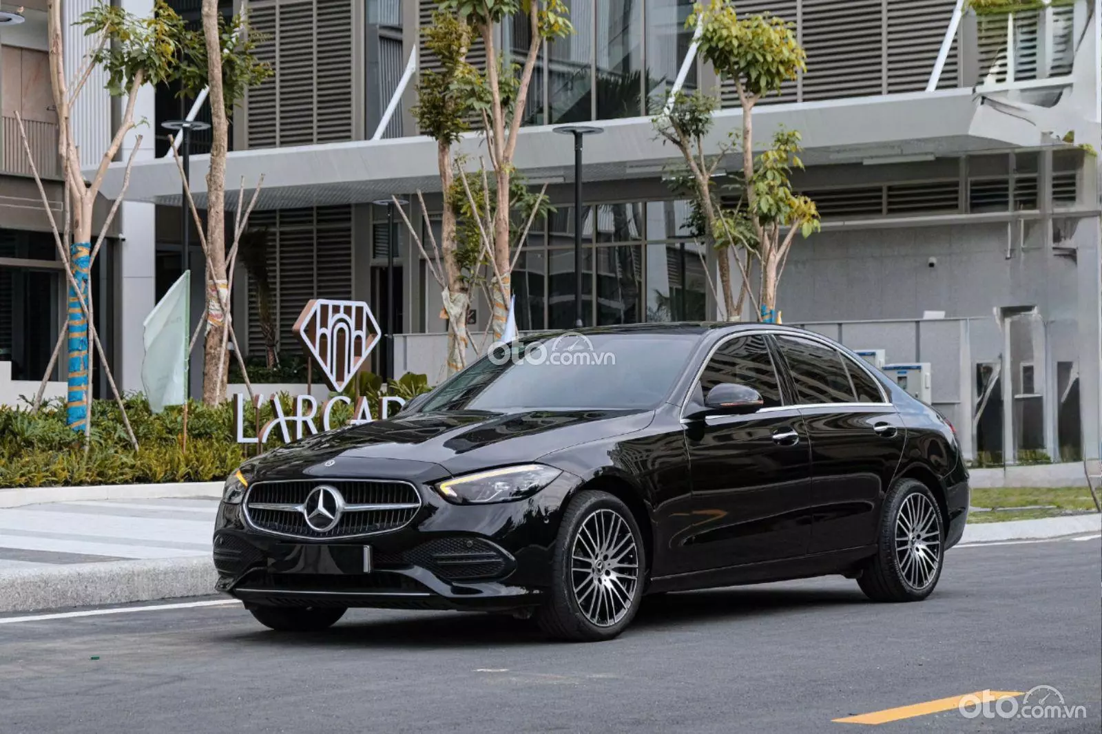 2023 Mercedes-Benz C200 Avantgarde Plus