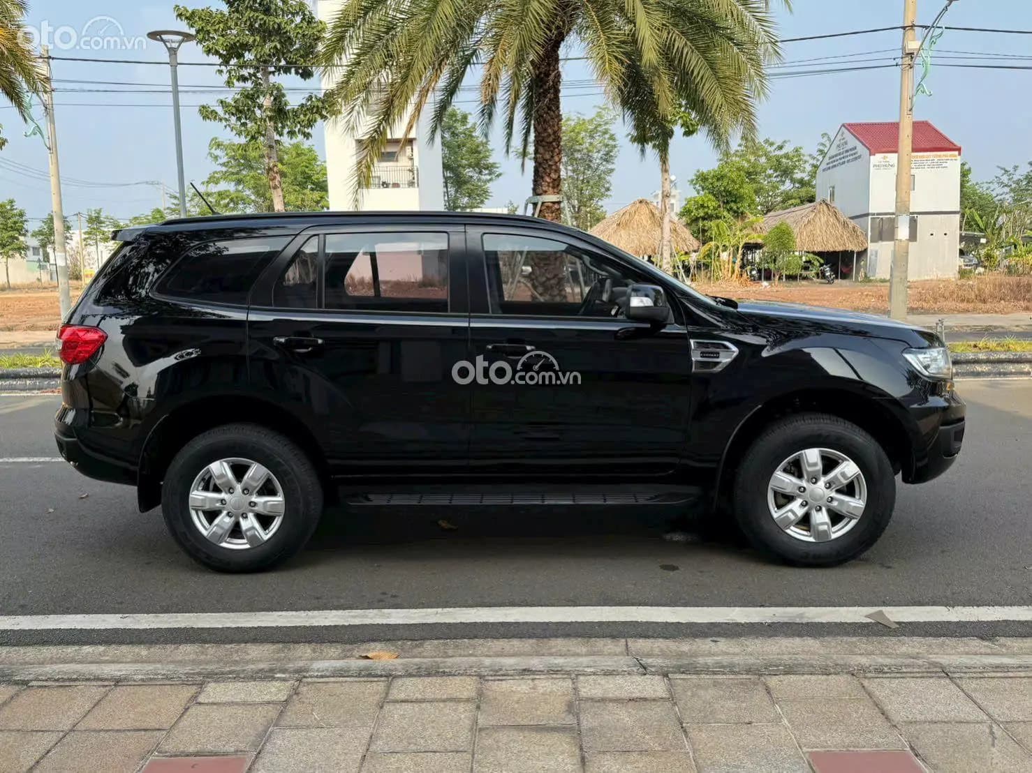 2018 Ford Everest Ambiente 2.0 MT 4x2 - ảnh nhỏ 4