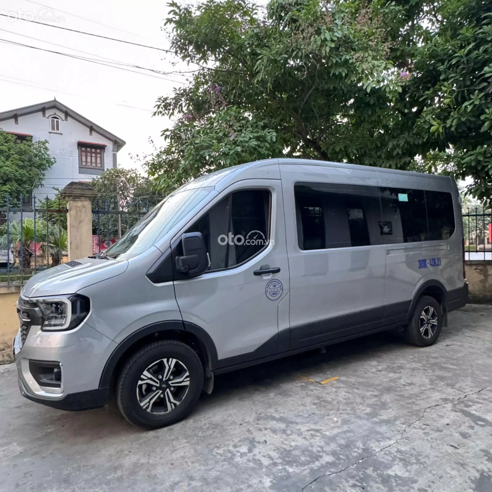2025 Ford Transit Standard