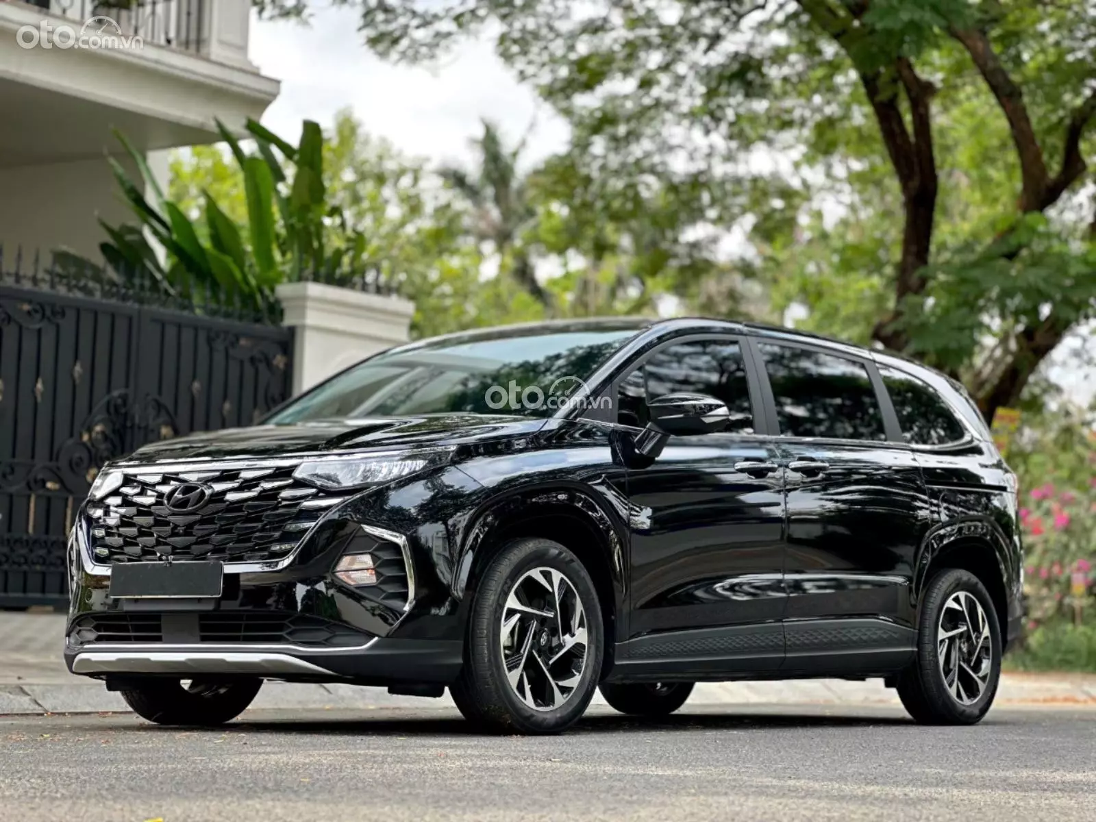 2024 Hyundai Custin 2.0T-GDi Cao cấp