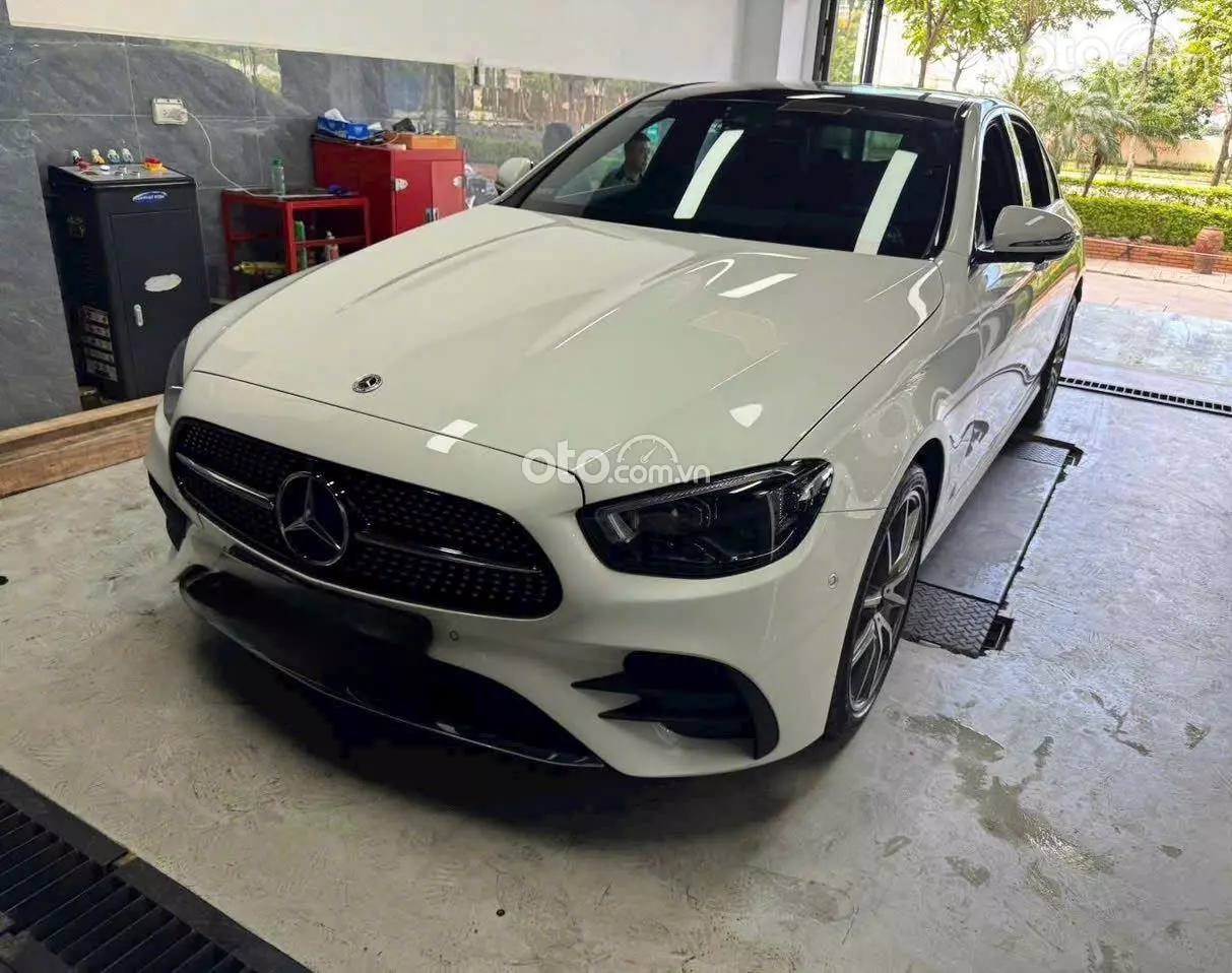 2022 Mercedes-Benz E300 AMG V1 - Image 1