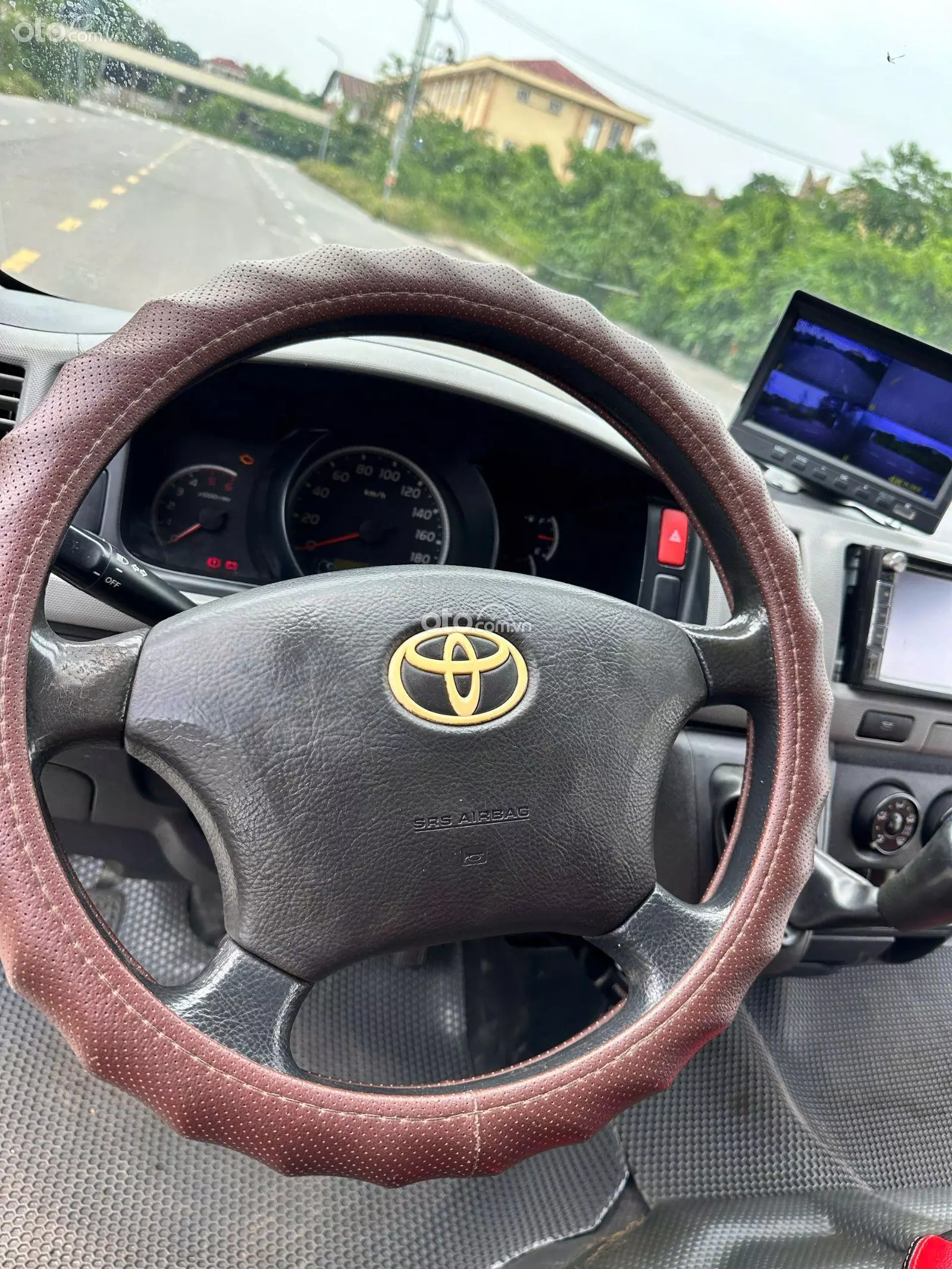2010 Toyota Hiace - ảnh nhỏ 10