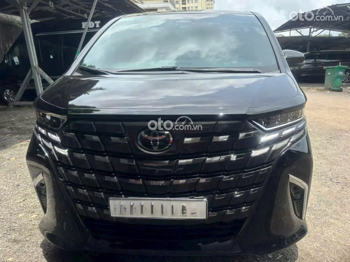2025 Toyota Alphard Executive Lounge