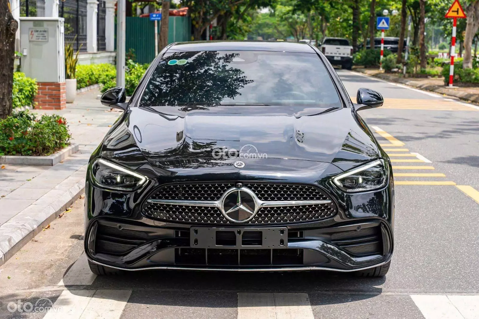 2022 Mercedes-Benz C300 - Image 1