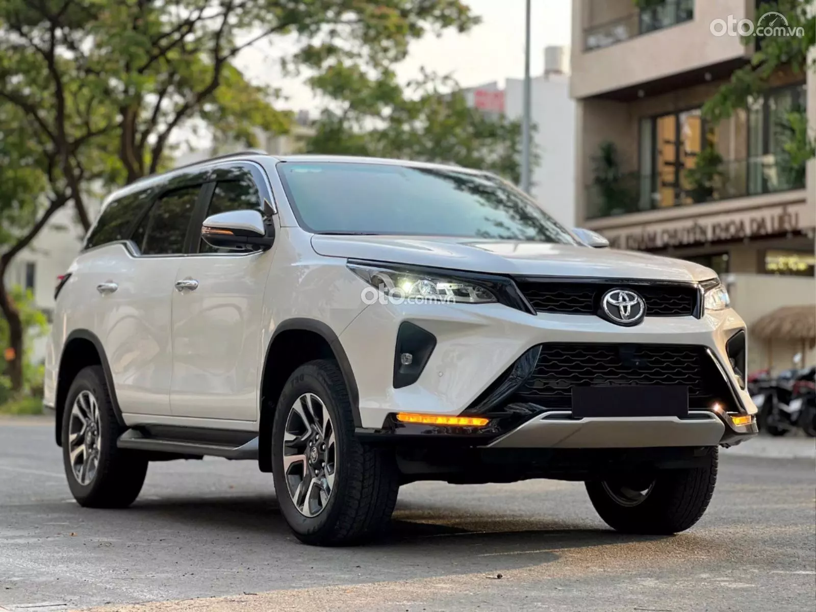 2021 Toyota Fortuner 2.4 AT 4x2 Legender
