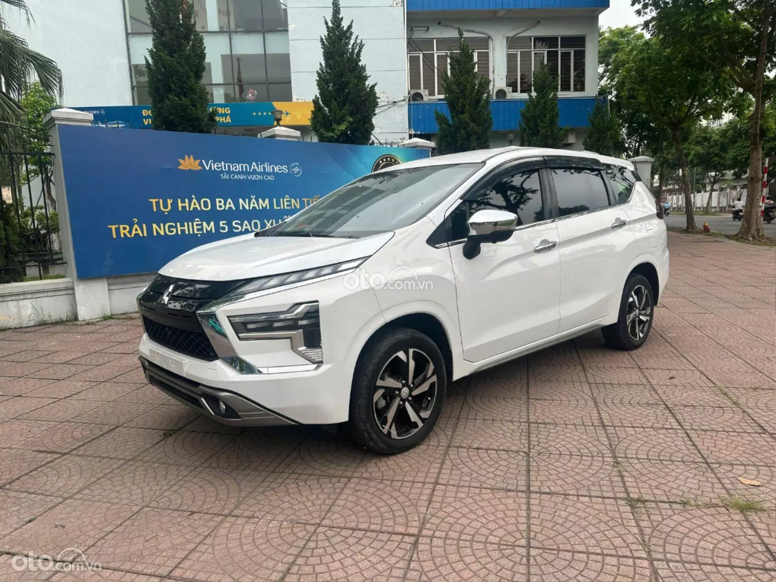 2022 Mitsubishi Xpander AT Premium