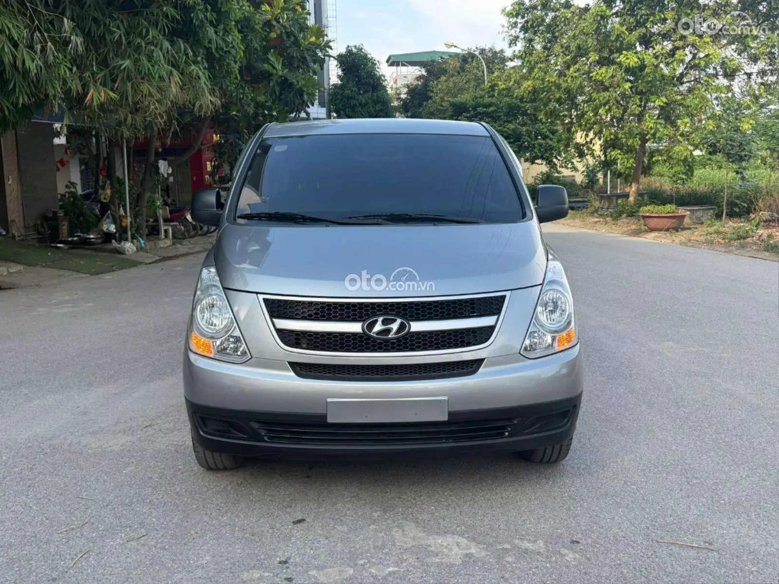 2014 Hyundai Starex - Image 1